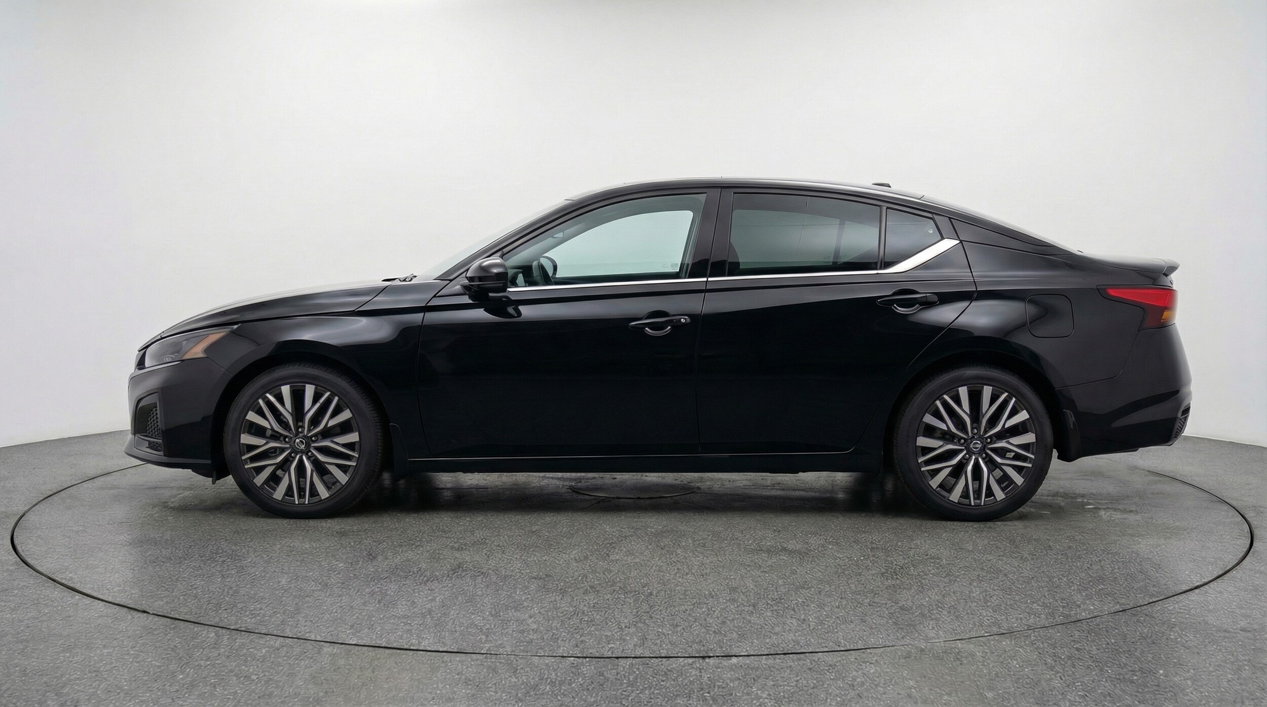 Thumbnail: 2025 Nissan Altima - 4