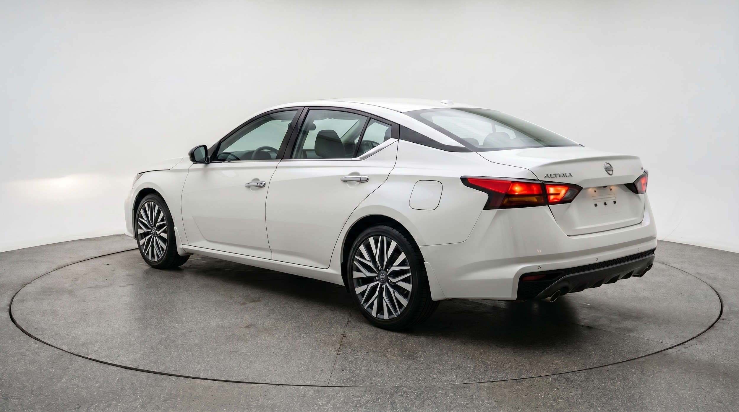 Thumbnail: 2025 Nissan Altima - 5