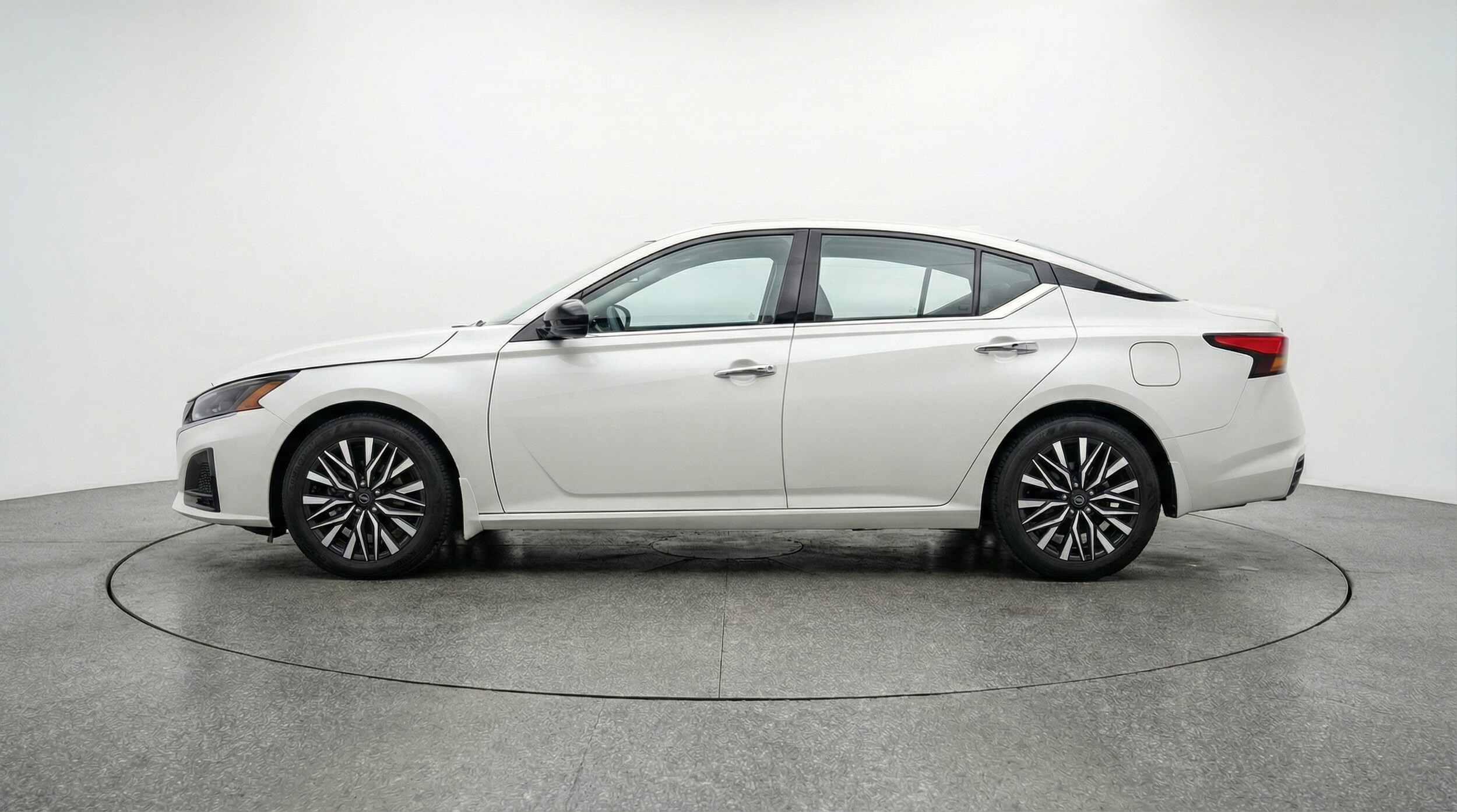 Thumbnail: 2025 Nissan Altima - 4