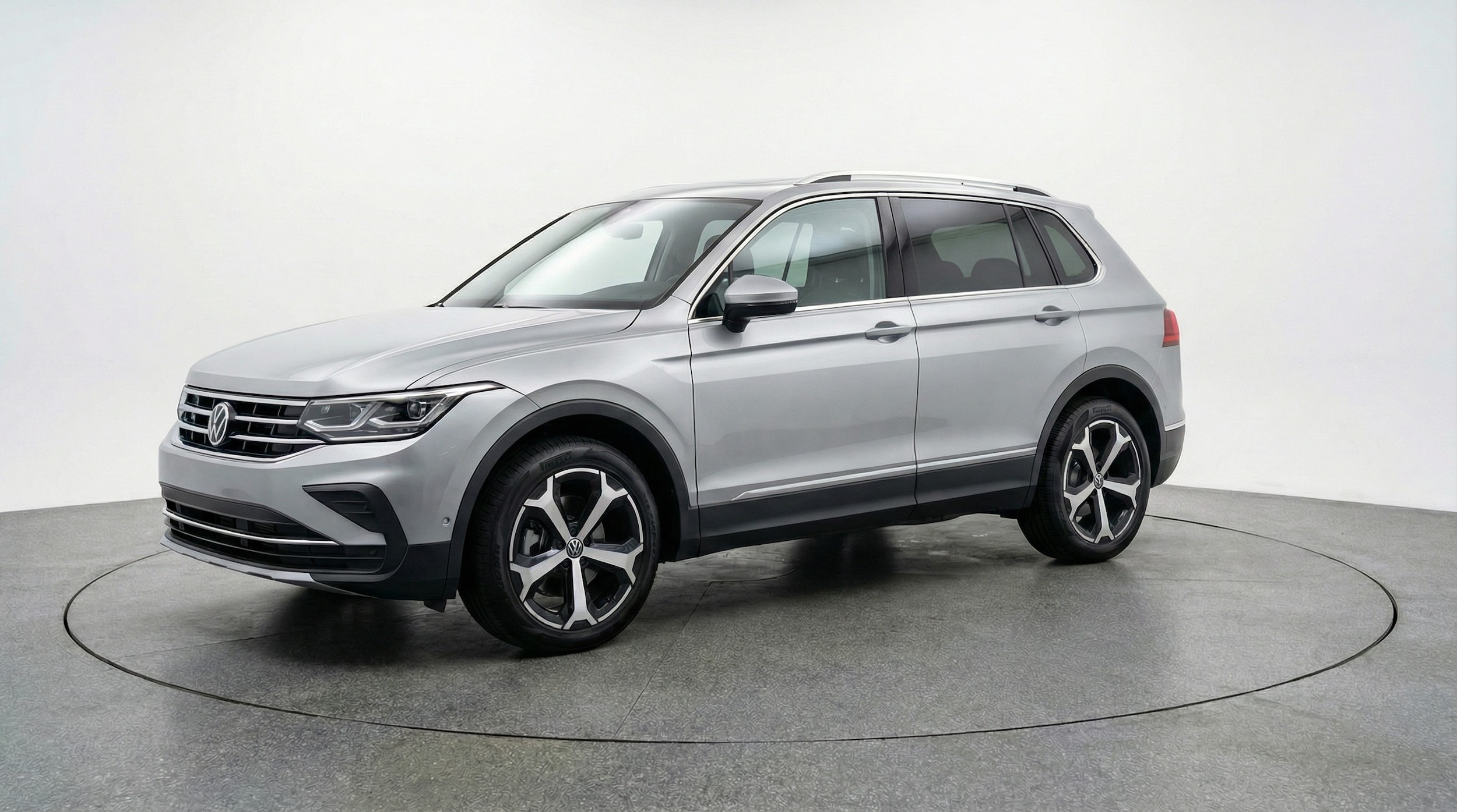 Thumbnail: 2026 Volkswagen Tiguan - 3