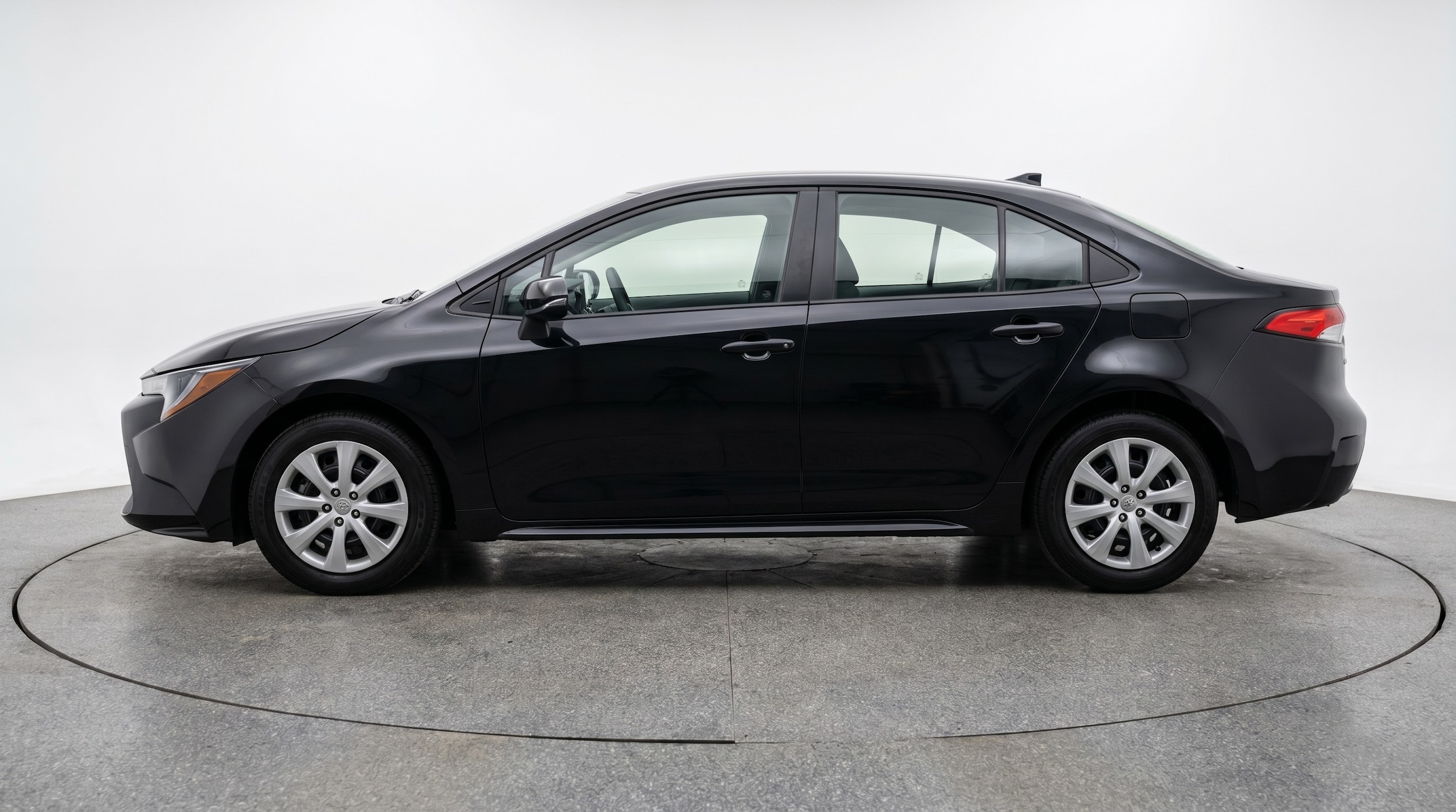 Thumbnail: 2025 Toyota Corolla - 4