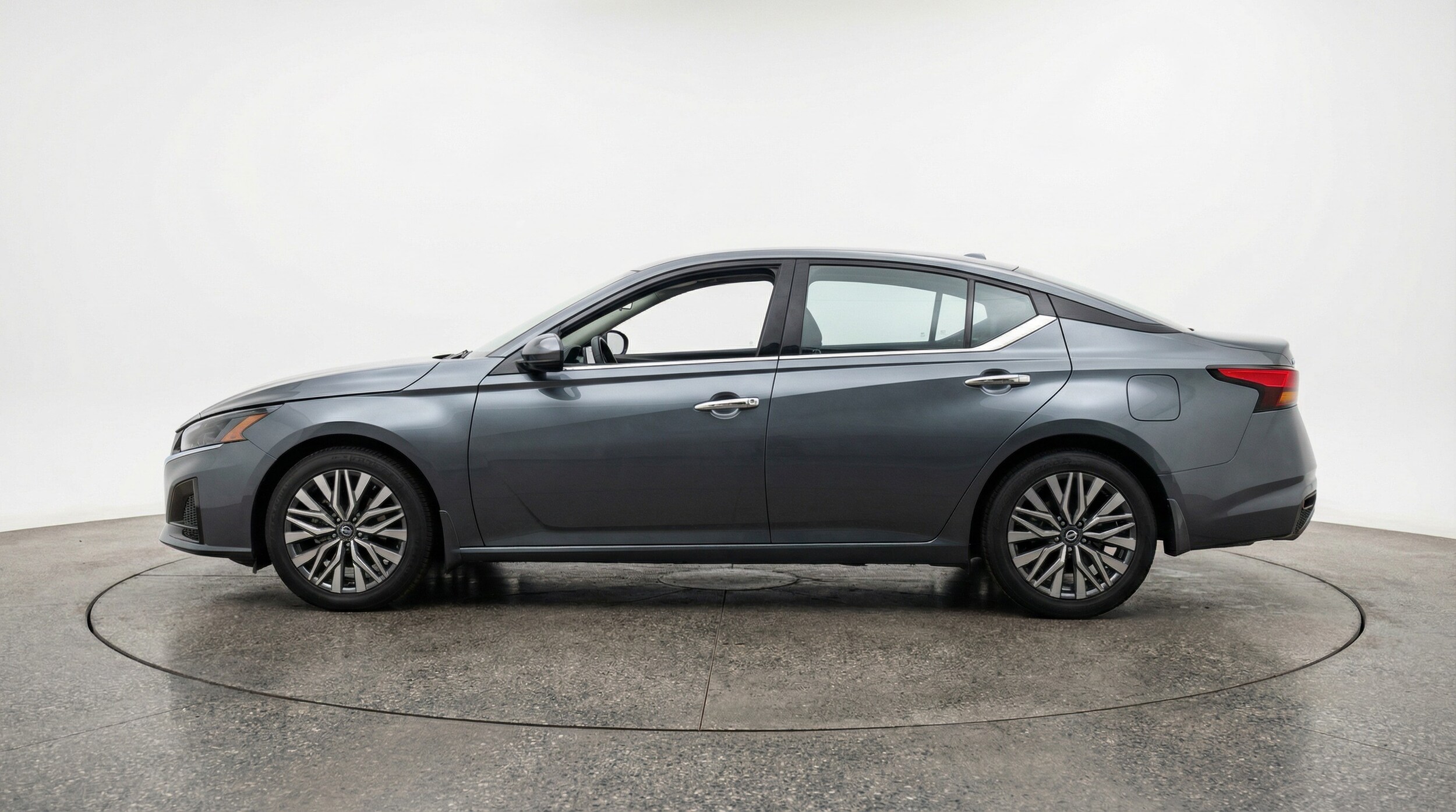 Thumbnail: 2025 Nissan Altima - 4