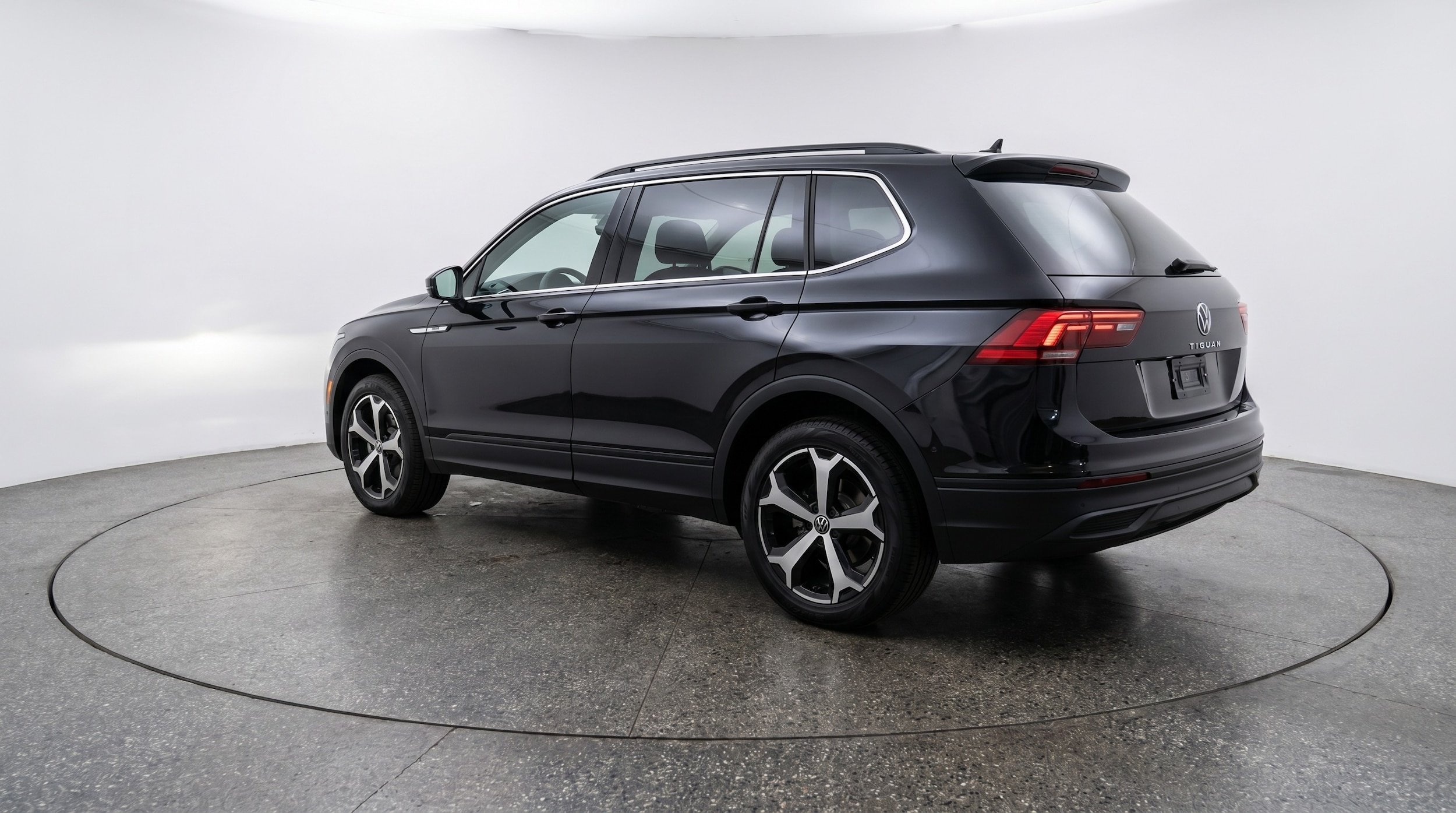 Thumbnail: 2026 Volkswagen Tiguan - 5