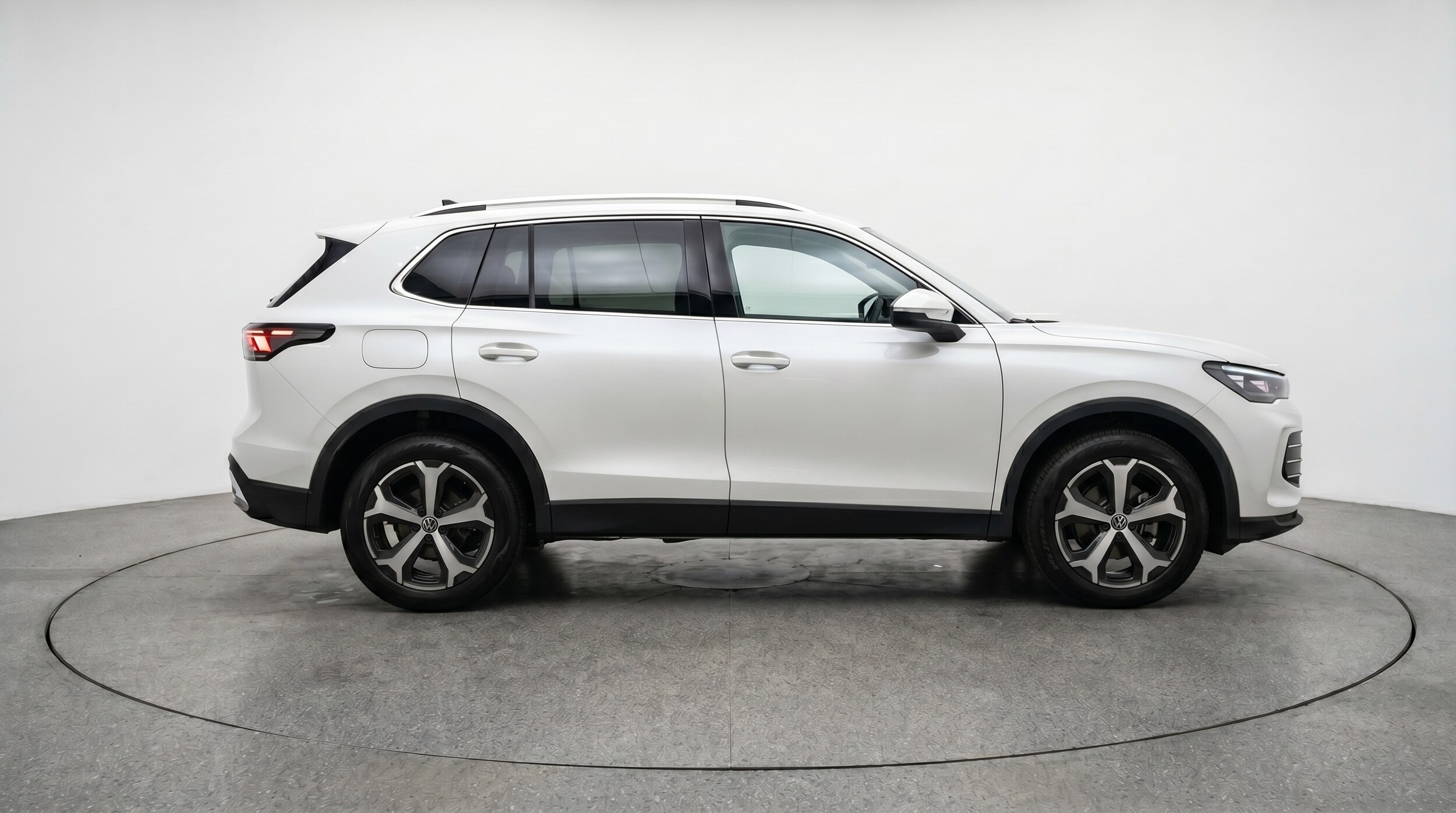 Thumbnail: 2026 Volkswagen Tiguan - 8