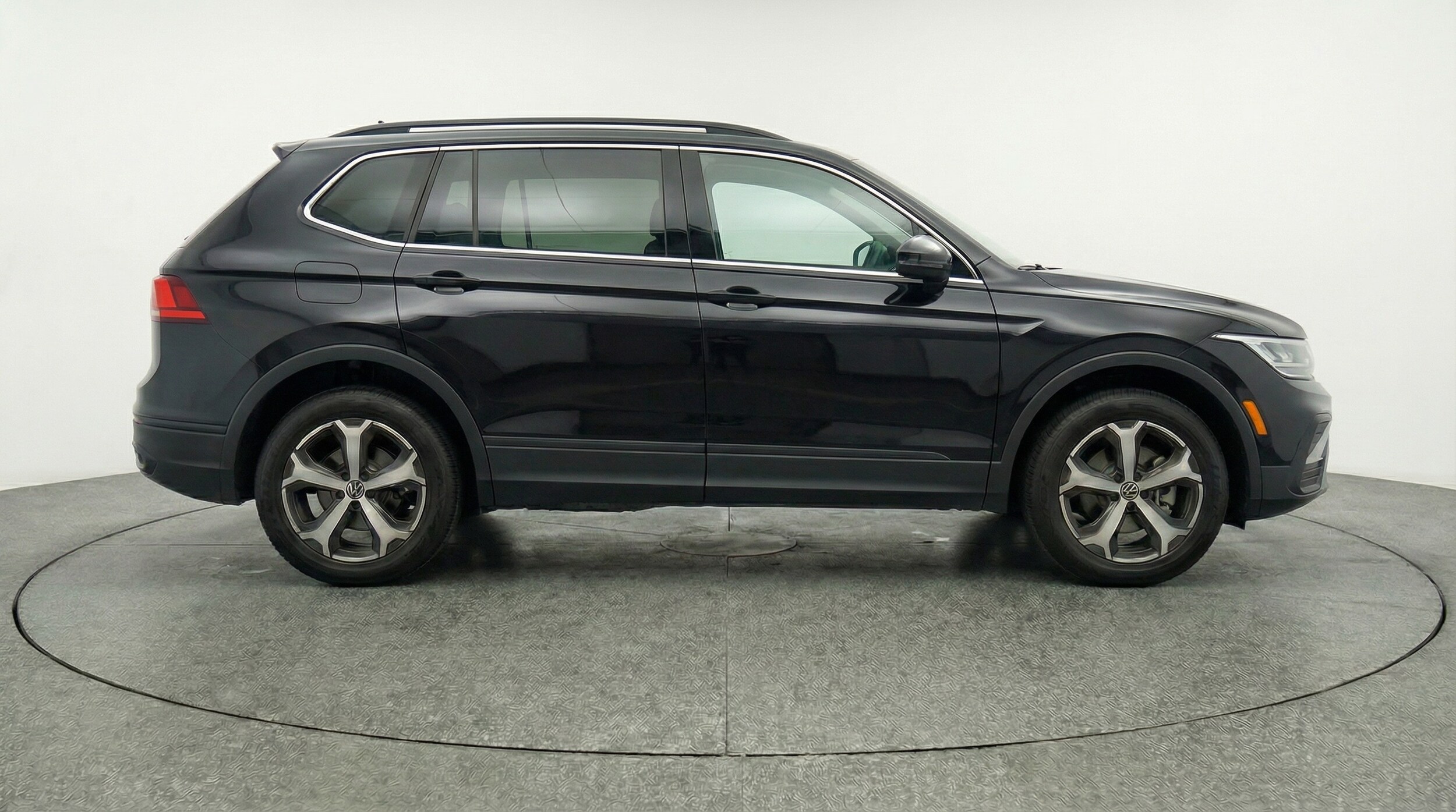 Thumbnail: 2026 Volkswagen Tiguan - 8