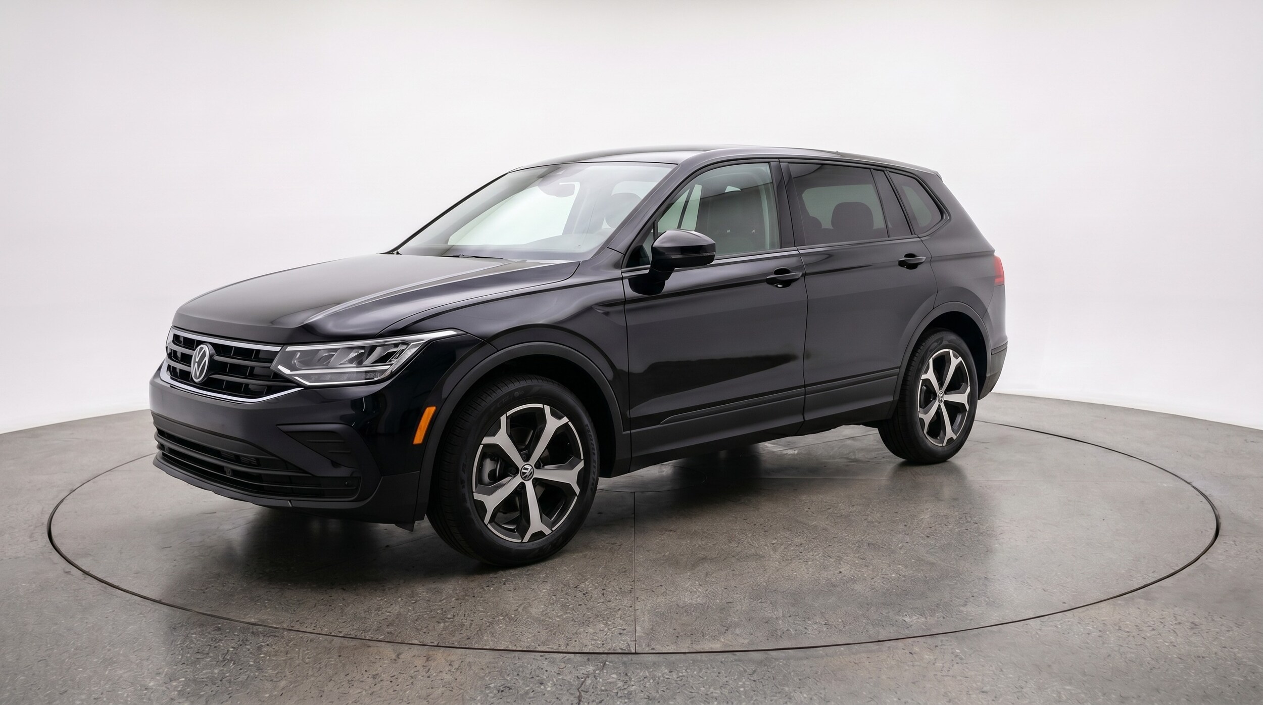 Thumbnail: 2026 Volkswagen Tiguan - 3