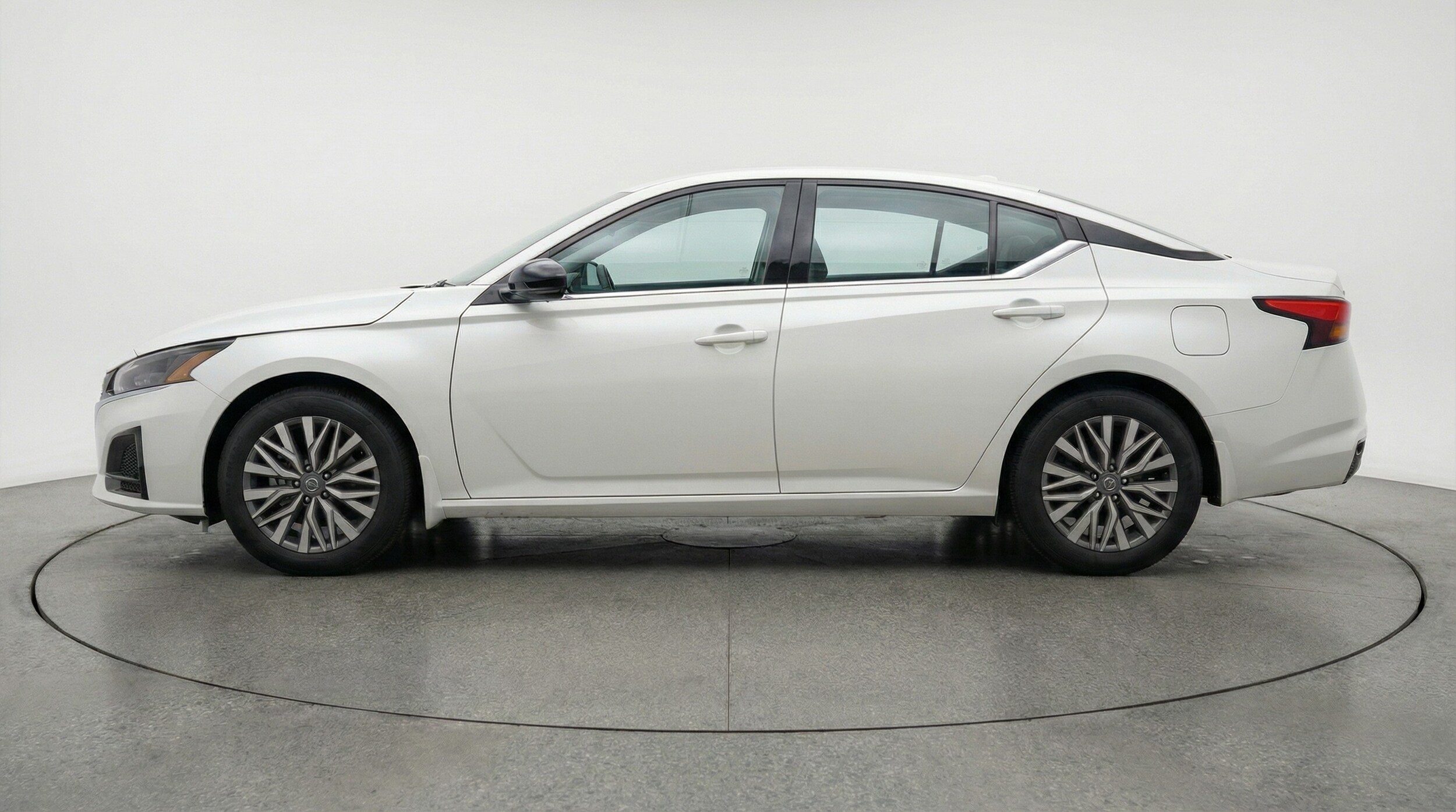 Thumbnail: 2025 Nissan Altima - 4