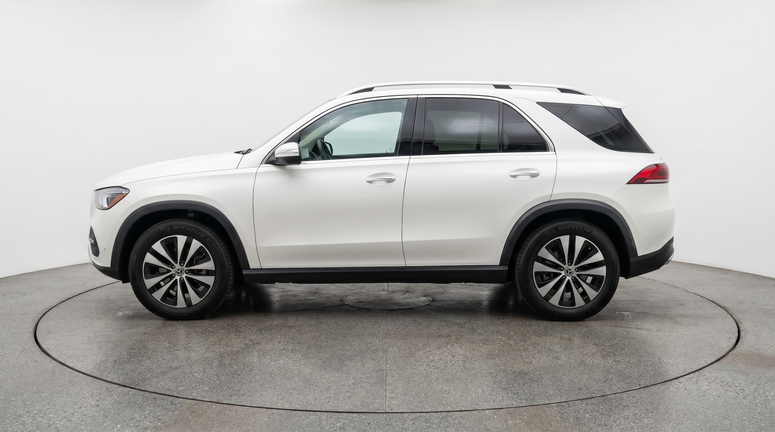 Thumbnail: 2026 Mercedes-Benz GLE - 4