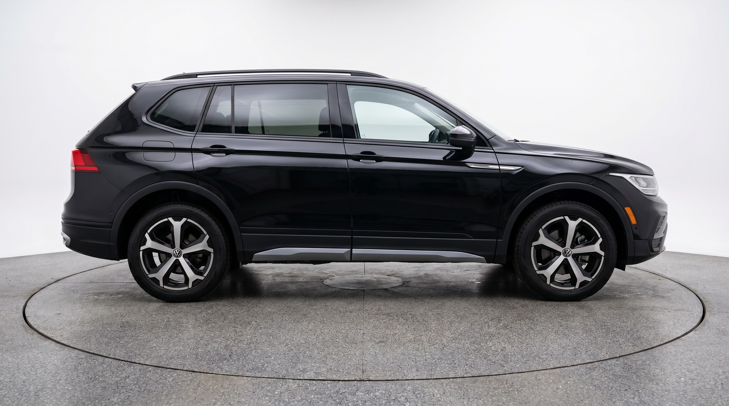 Thumbnail: 2026 Volkswagen Tiguan - 8