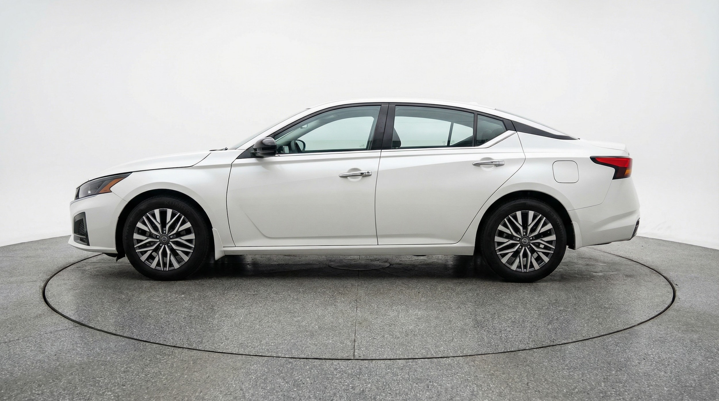 Thumbnail: 2025 Nissan Altima - 4