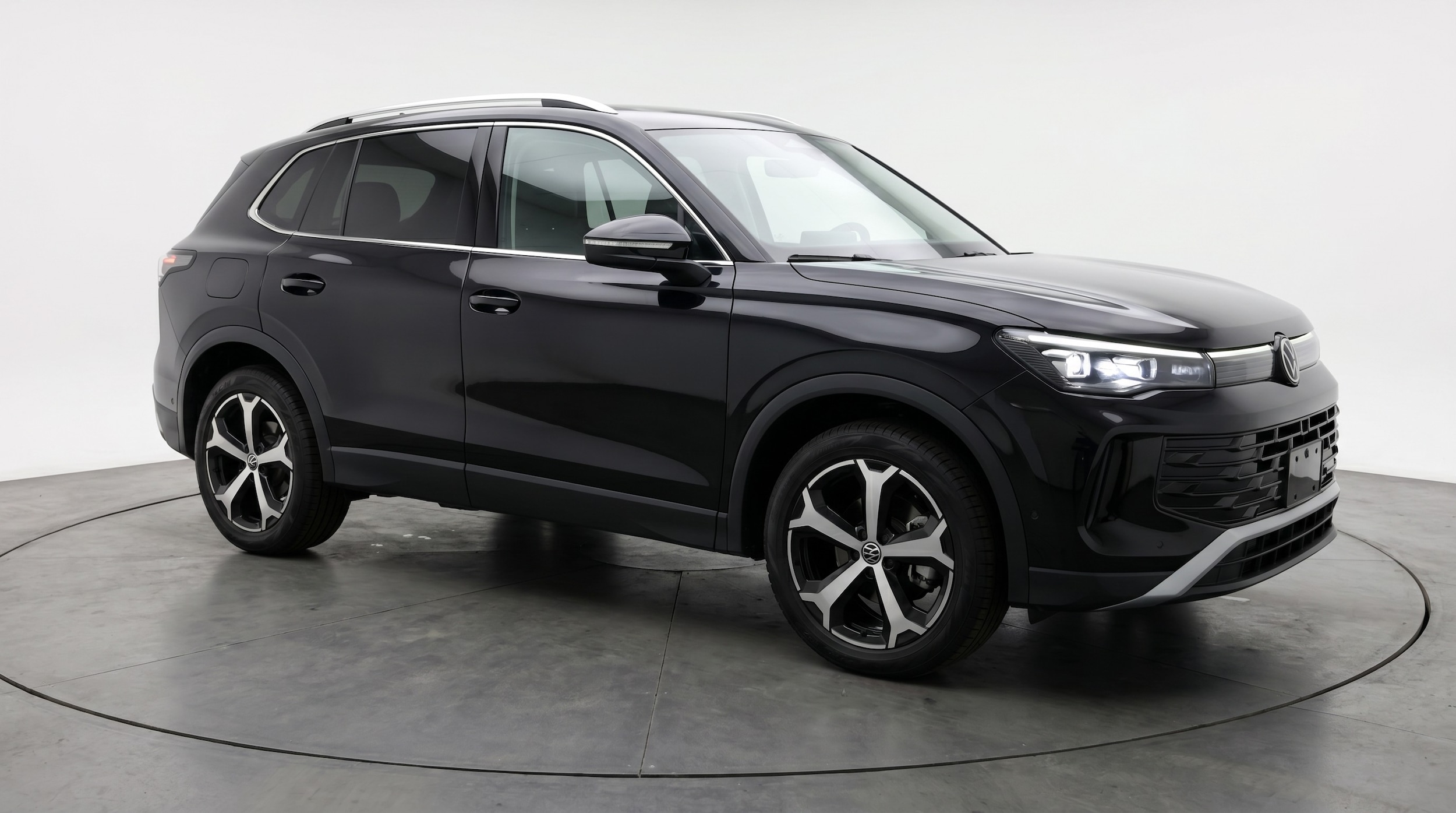 Thumbnail: 2026 Volkswagen Tiguan - 1