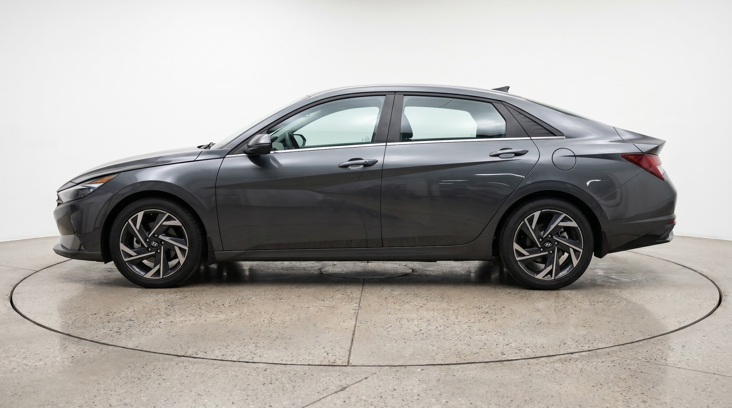 Thumbnail: 2025 Hyundai Elantra - 4