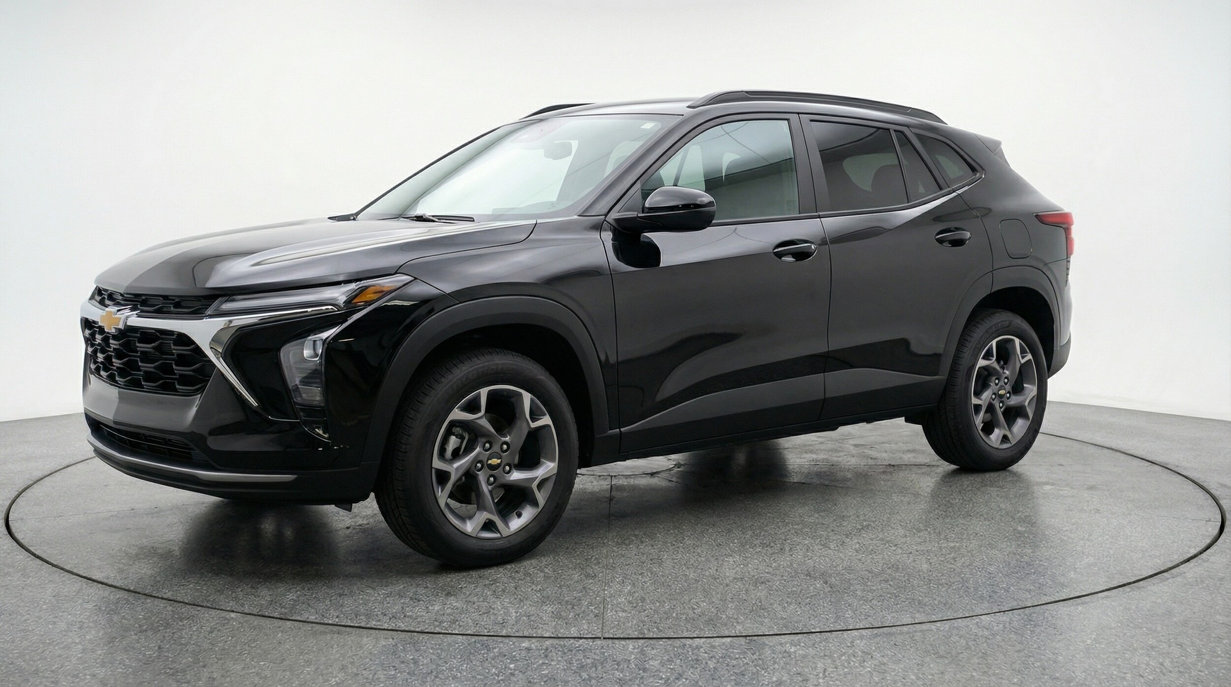 Thumbnail: 2025 Chevrolet Trax - 3