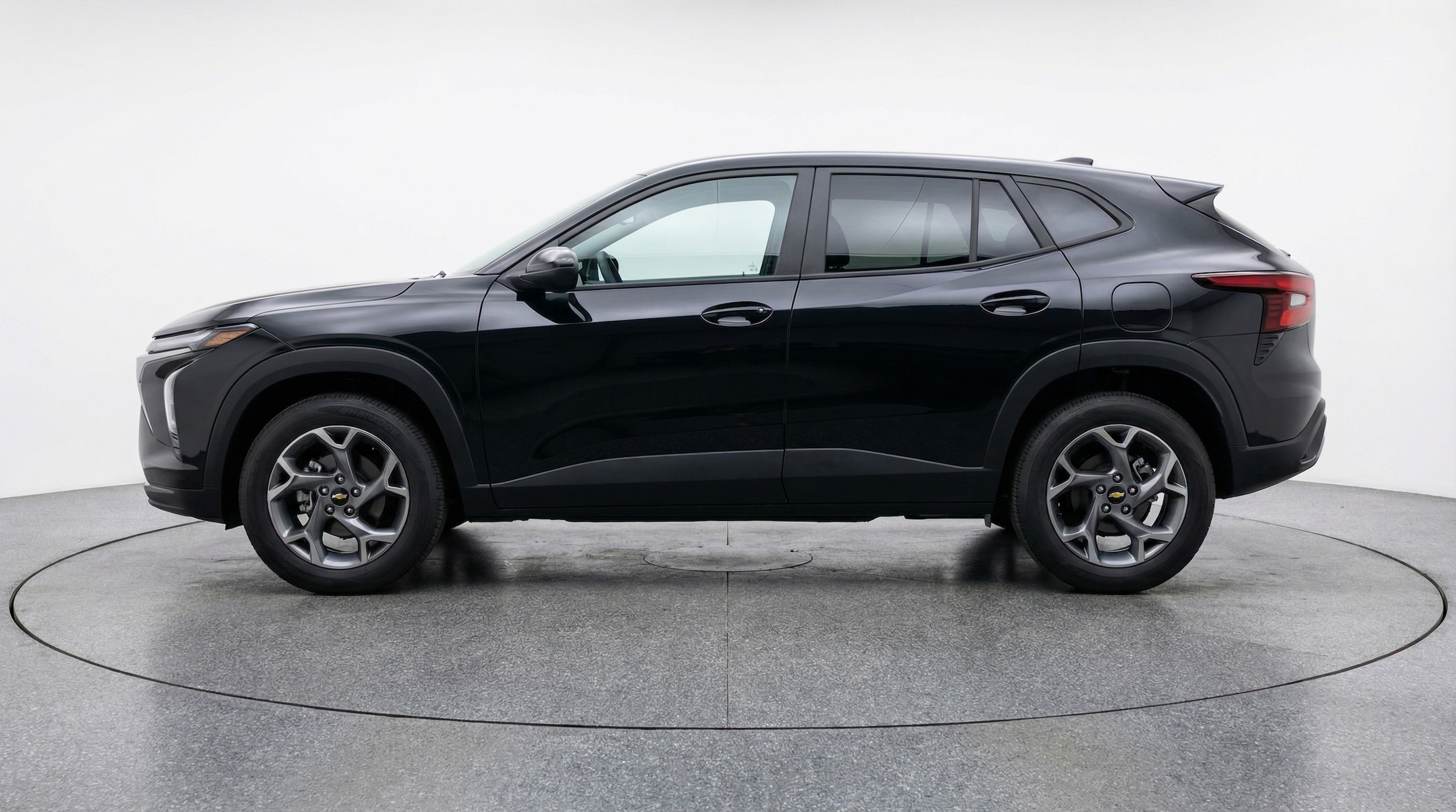 Thumbnail: 2025 Chevrolet Trax - 4