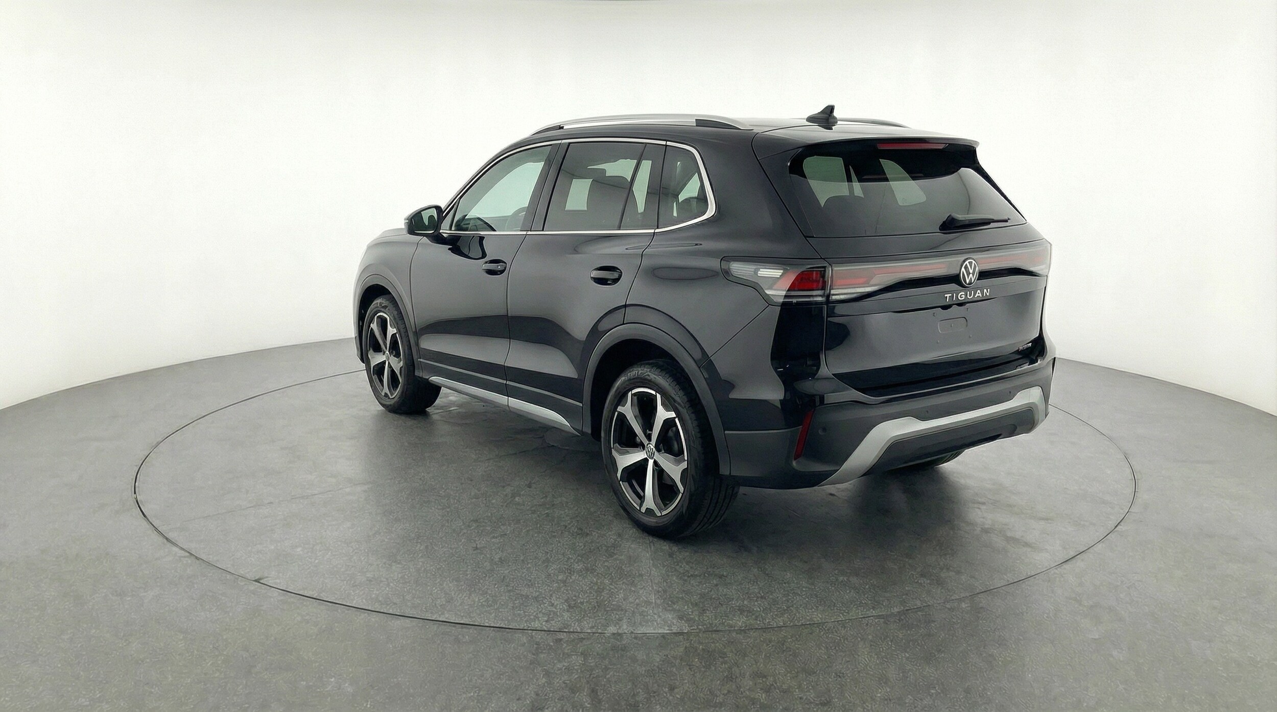 Thumbnail: 2026 Volkswagen Tiguan - 5