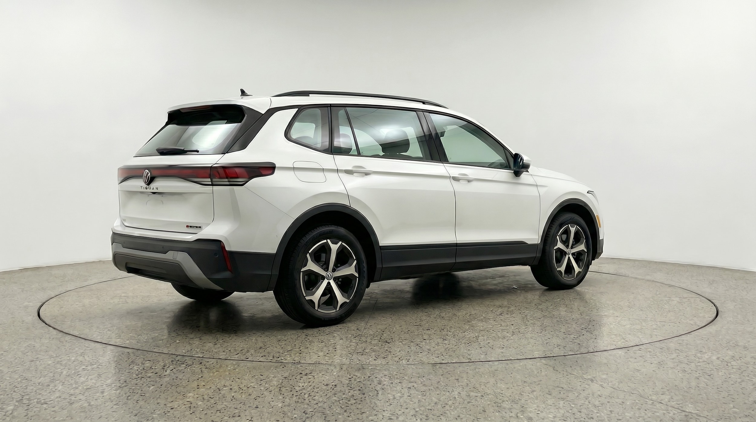 Thumbnail: 2026 Volkswagen Tiguan - 7