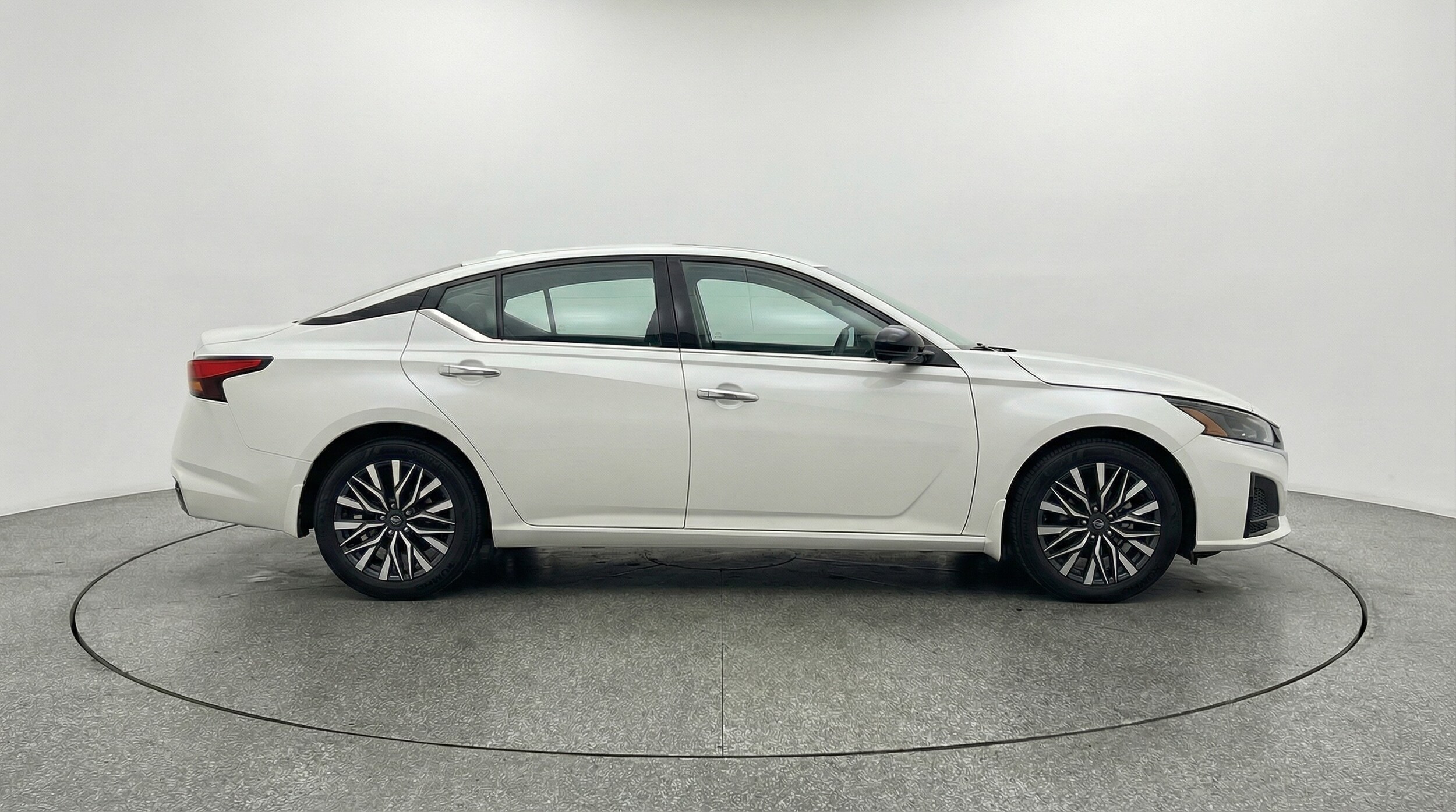 Thumbnail: 2025 Nissan Altima - 8