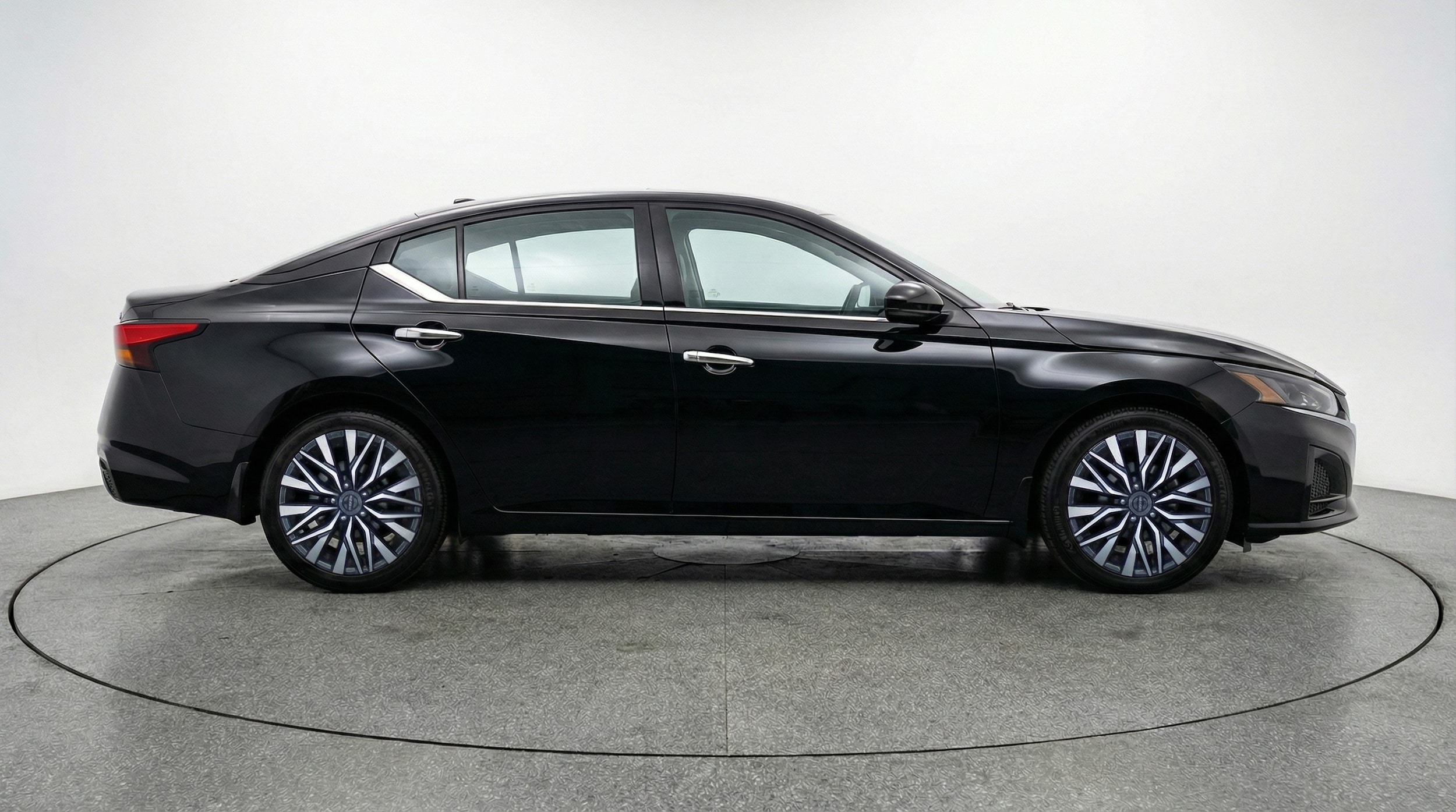 Thumbnail: 2025 Nissan Altima - 8