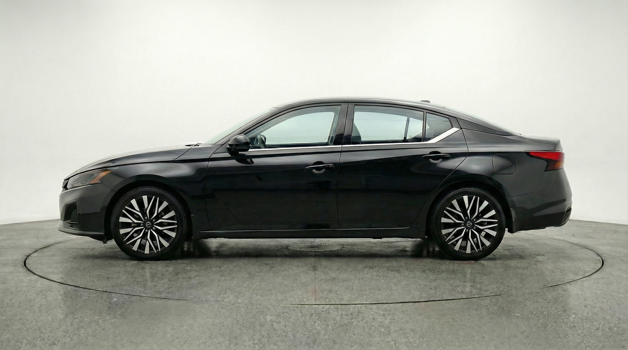 Thumbnail: 2025 Nissan Altima - 4