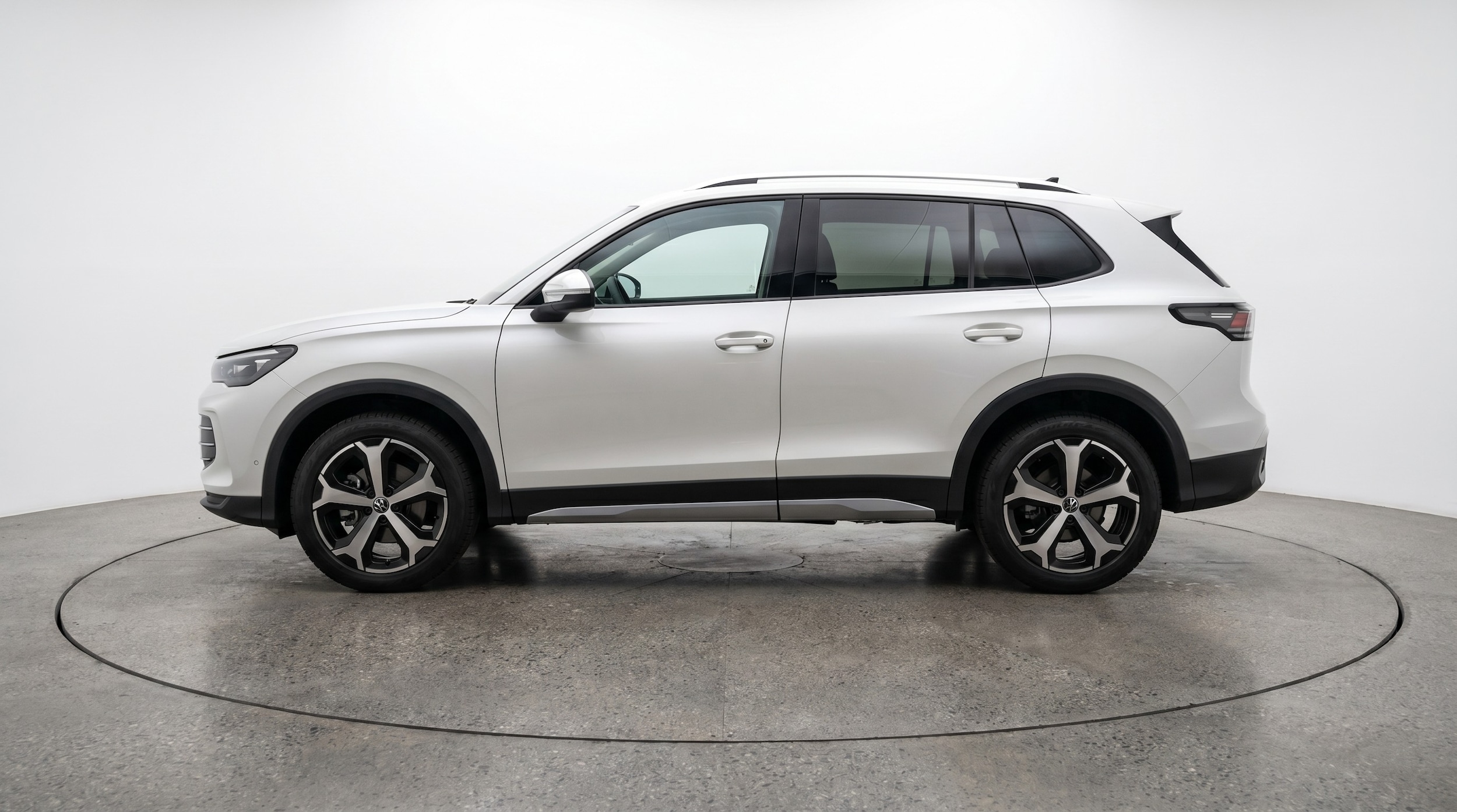 Thumbnail: 2026 Volkswagen Tiguan - 4