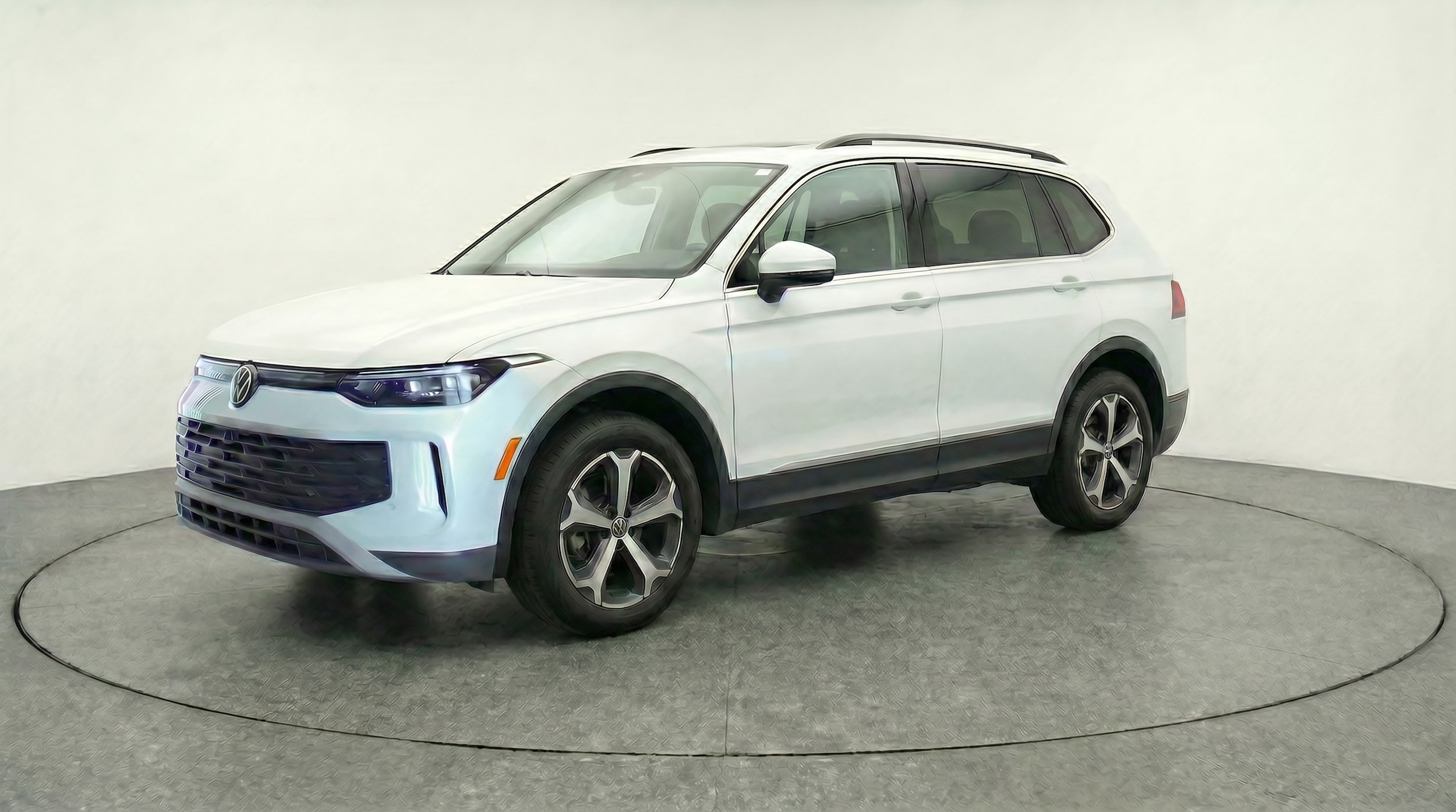 Thumbnail: 2026 Volkswagen Tiguan - 3