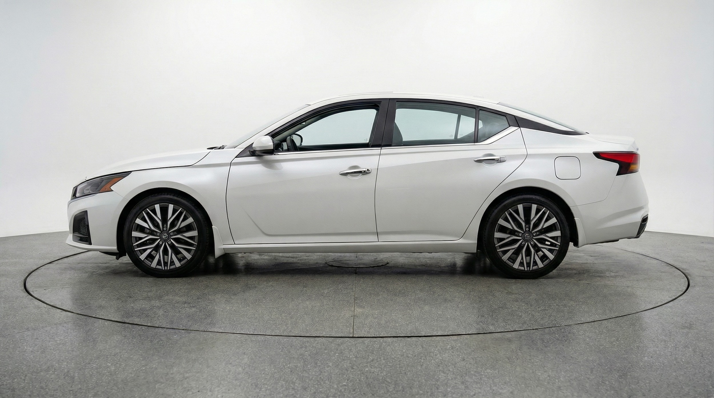 Thumbnail: 2025 Nissan Altima - 4