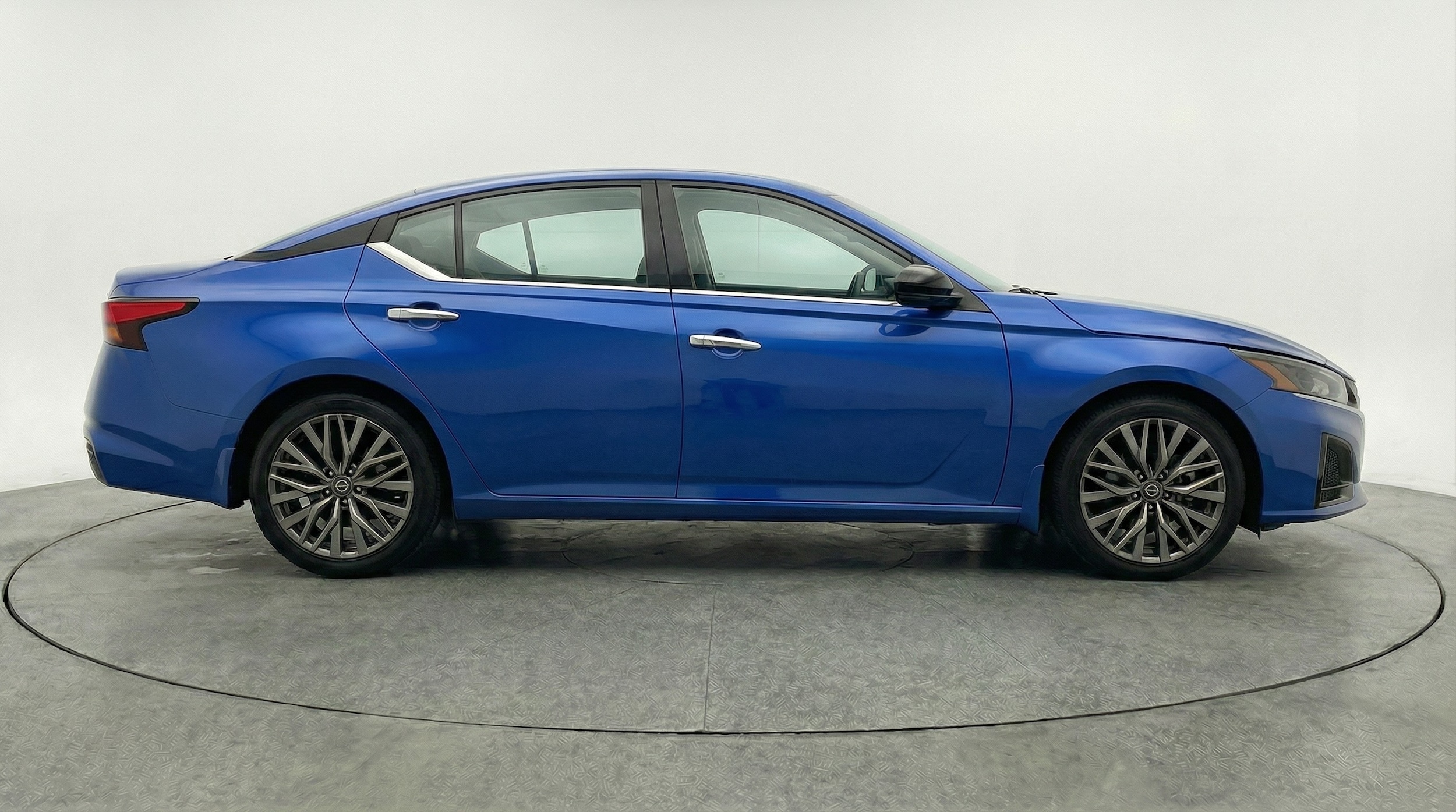 Thumbnail: 2025 Nissan Altima - 8