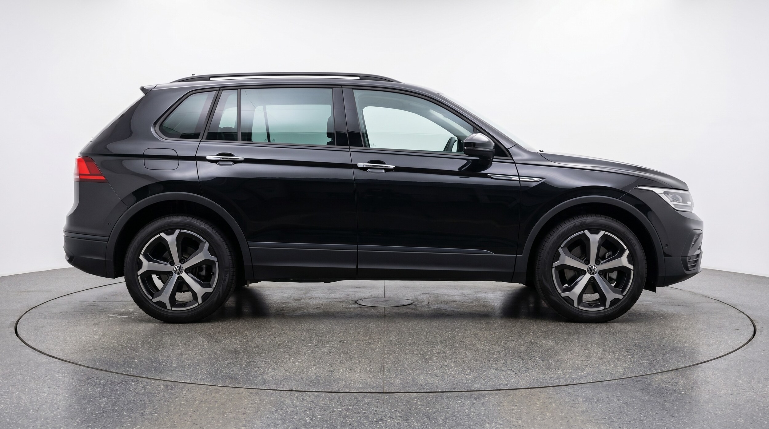 Thumbnail: 2026 Volkswagen Tiguan - 8