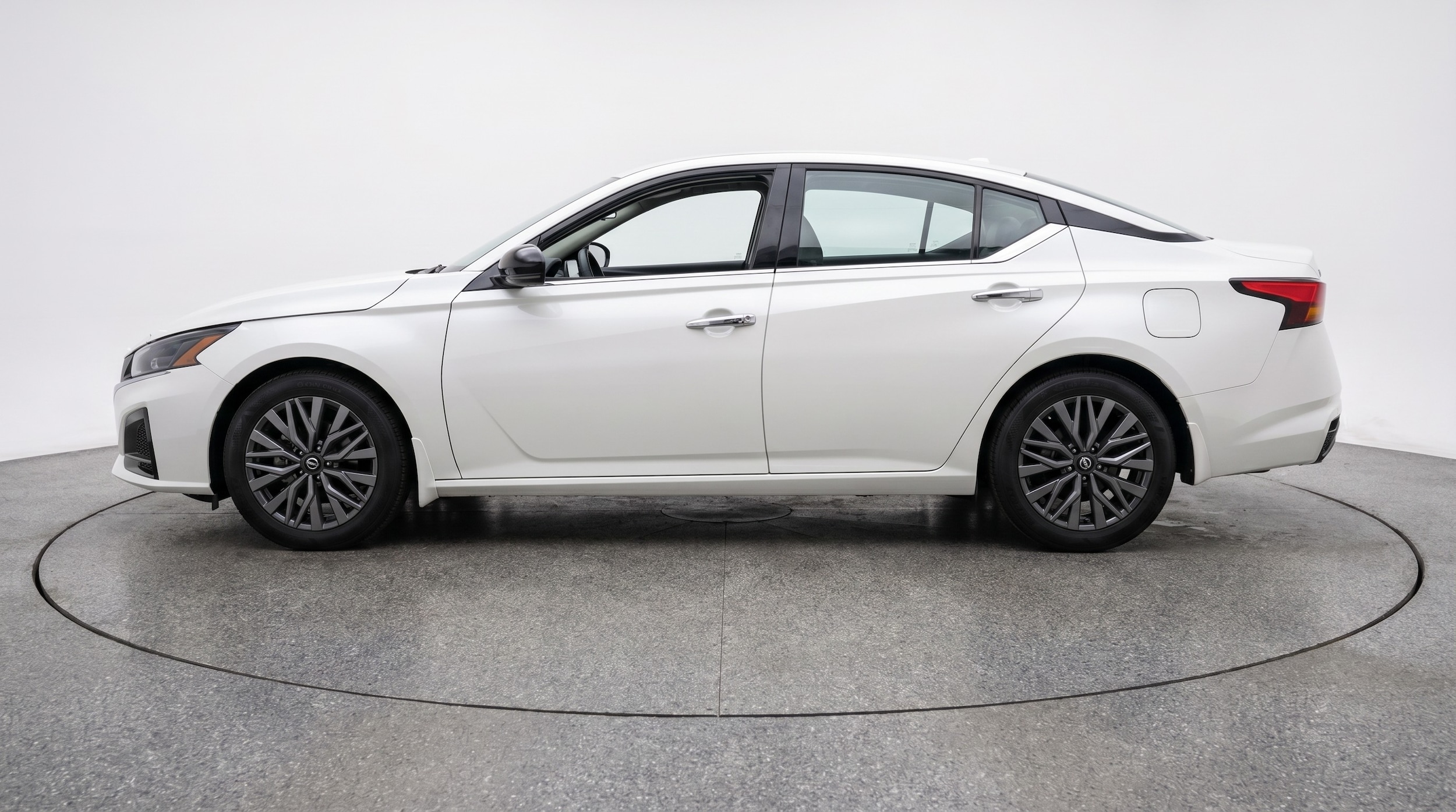 Thumbnail: 2025 Nissan Altima - 4