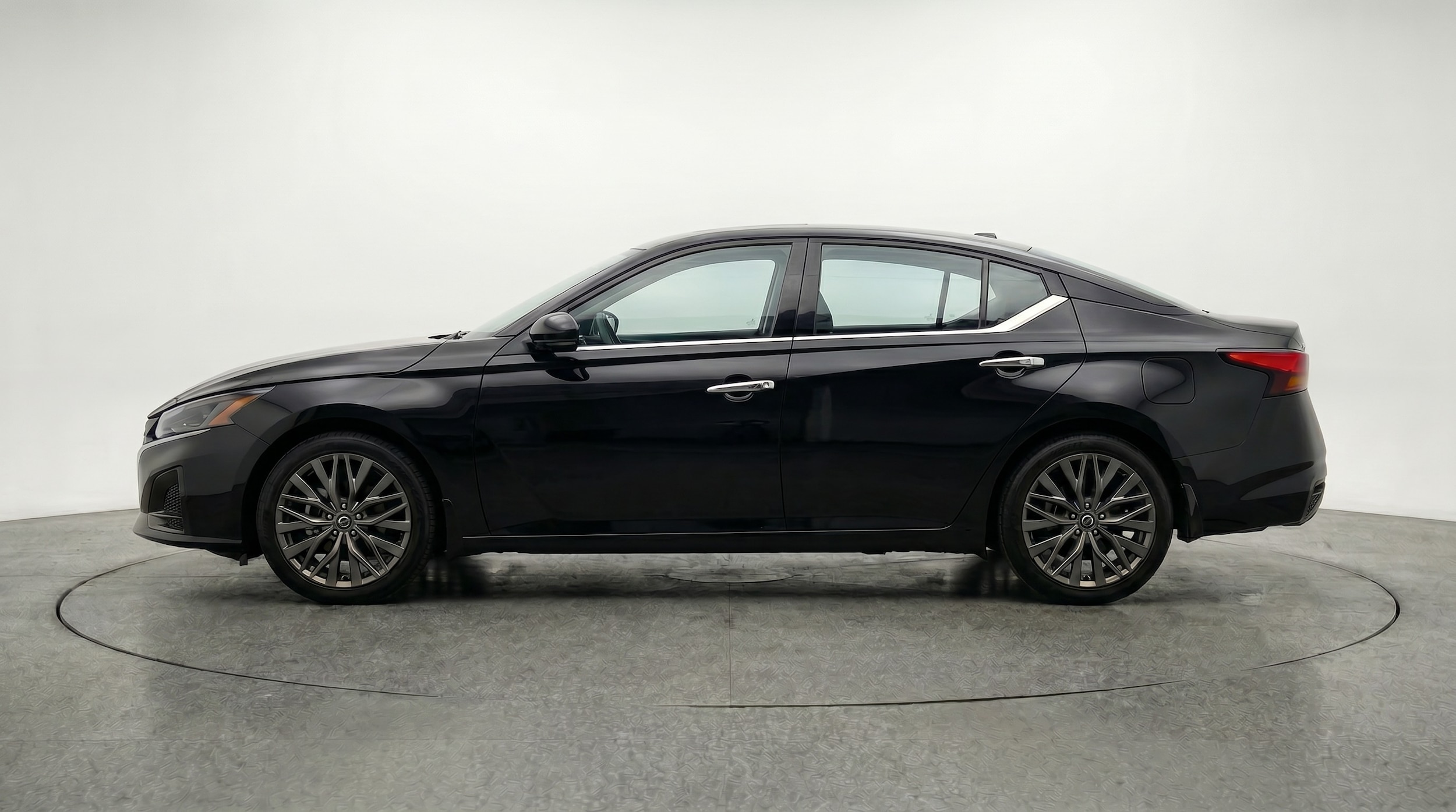 Thumbnail: 2025 Nissan Altima - 4