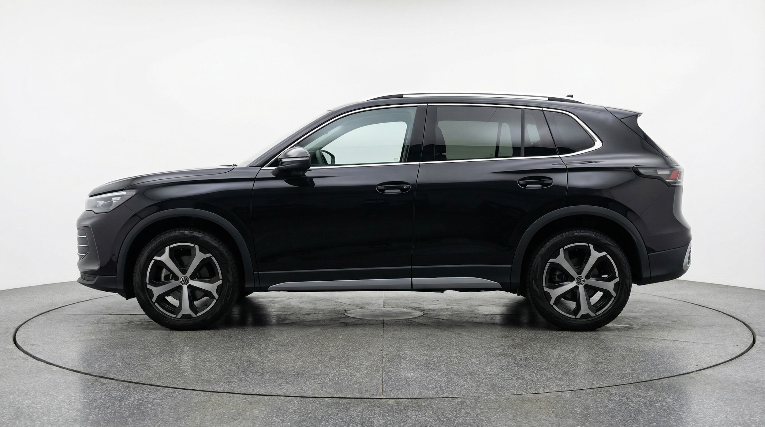 Thumbnail: 2026 Volkswagen Tiguan - 4