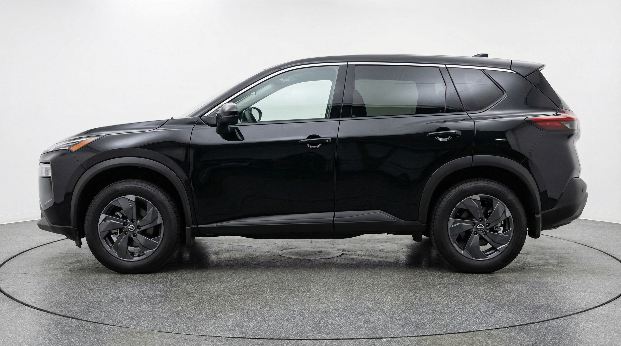 Thumbnail: 2025 Nissan Rogue - 4