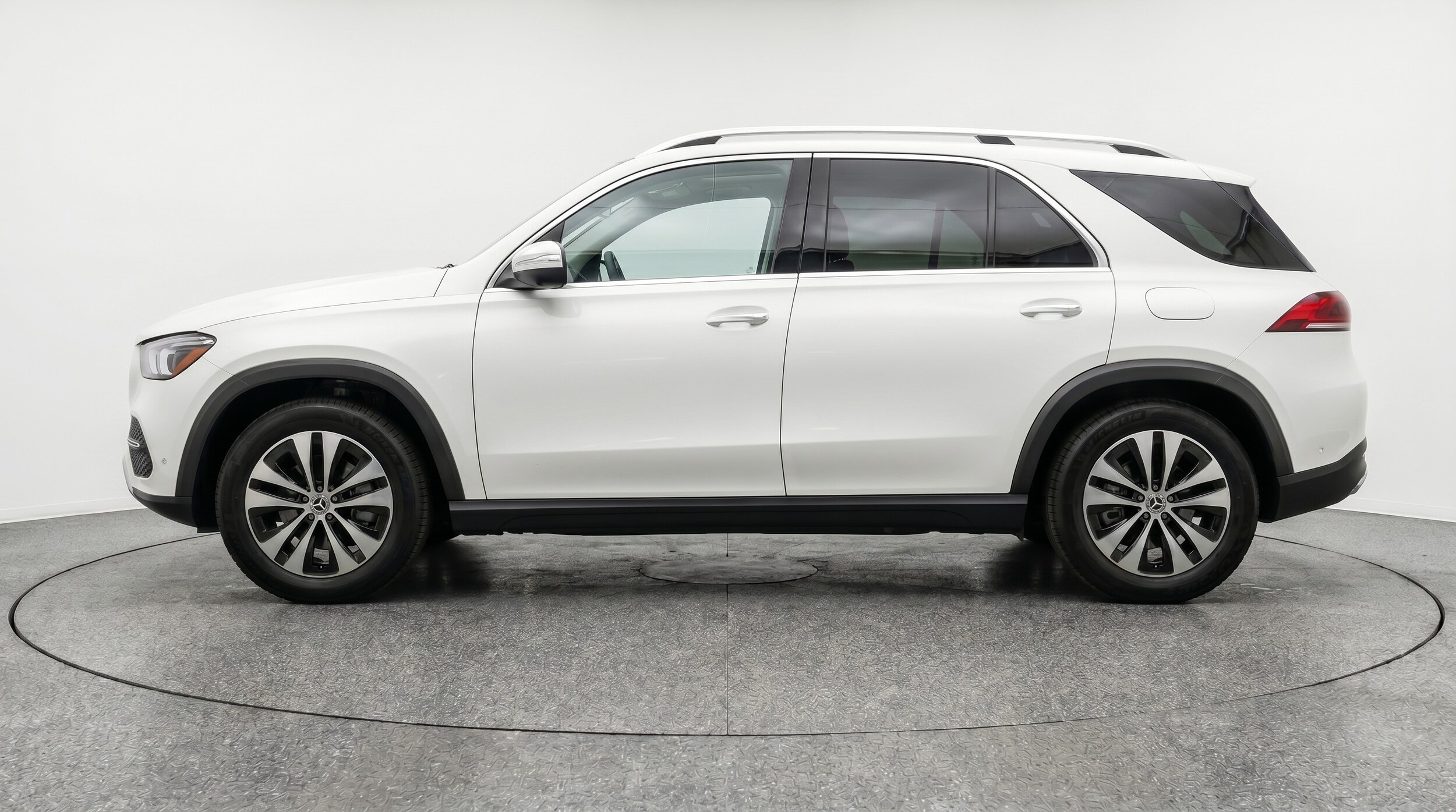 Thumbnail: 2026 Mercedes-Benz GLE - 4