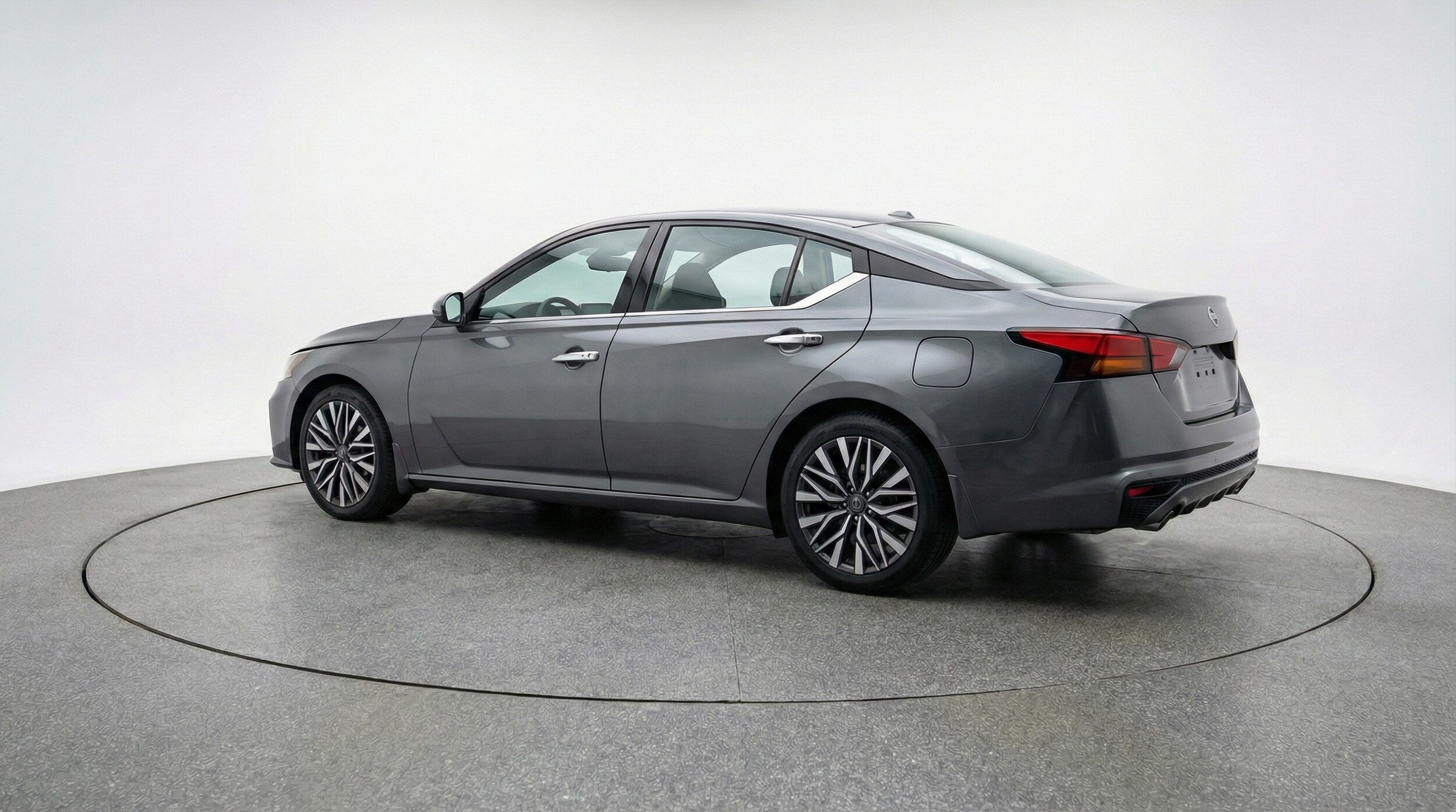 Thumbnail: 2025 Nissan Altima - 5