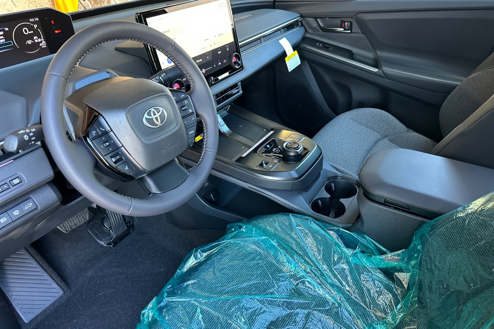 2026 Toyota bZ XLE - Photo 7