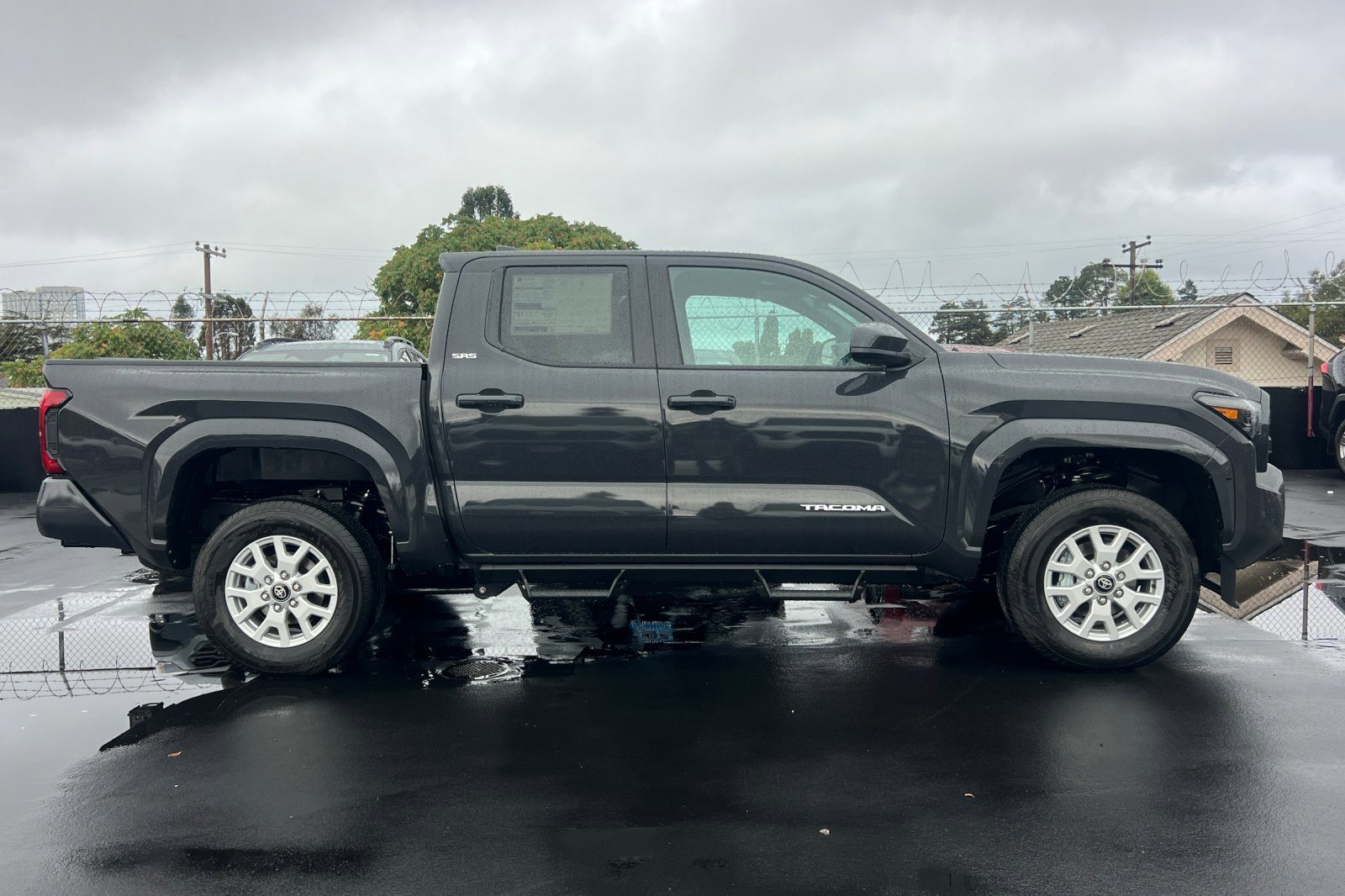 2025 Toyota Tacoma SR5 4x4 Double Cab photo 4