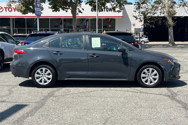 2023 Toyota Corolla LE photo 2