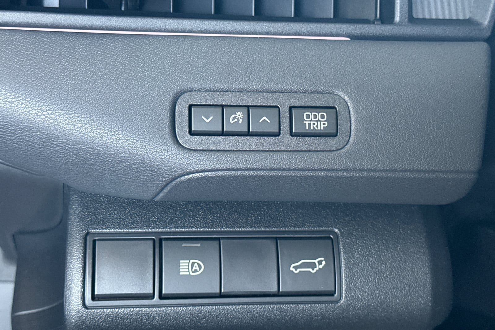 2026 Toyota C-HR SE - Photo 24