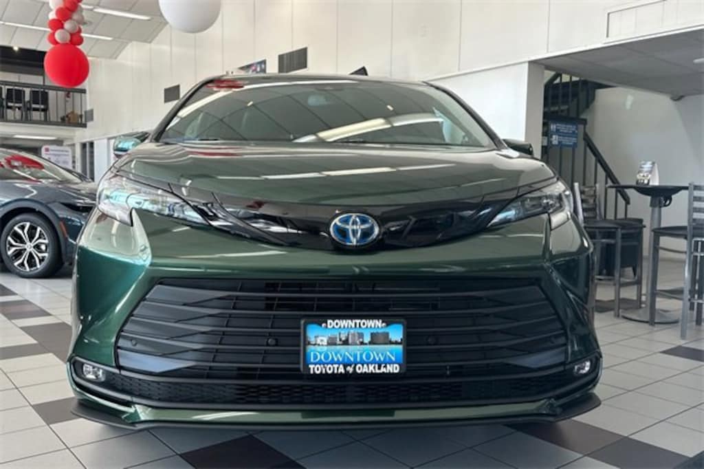 Used 2025 Toyota Sienna Woodland Edition Van Passenger Van