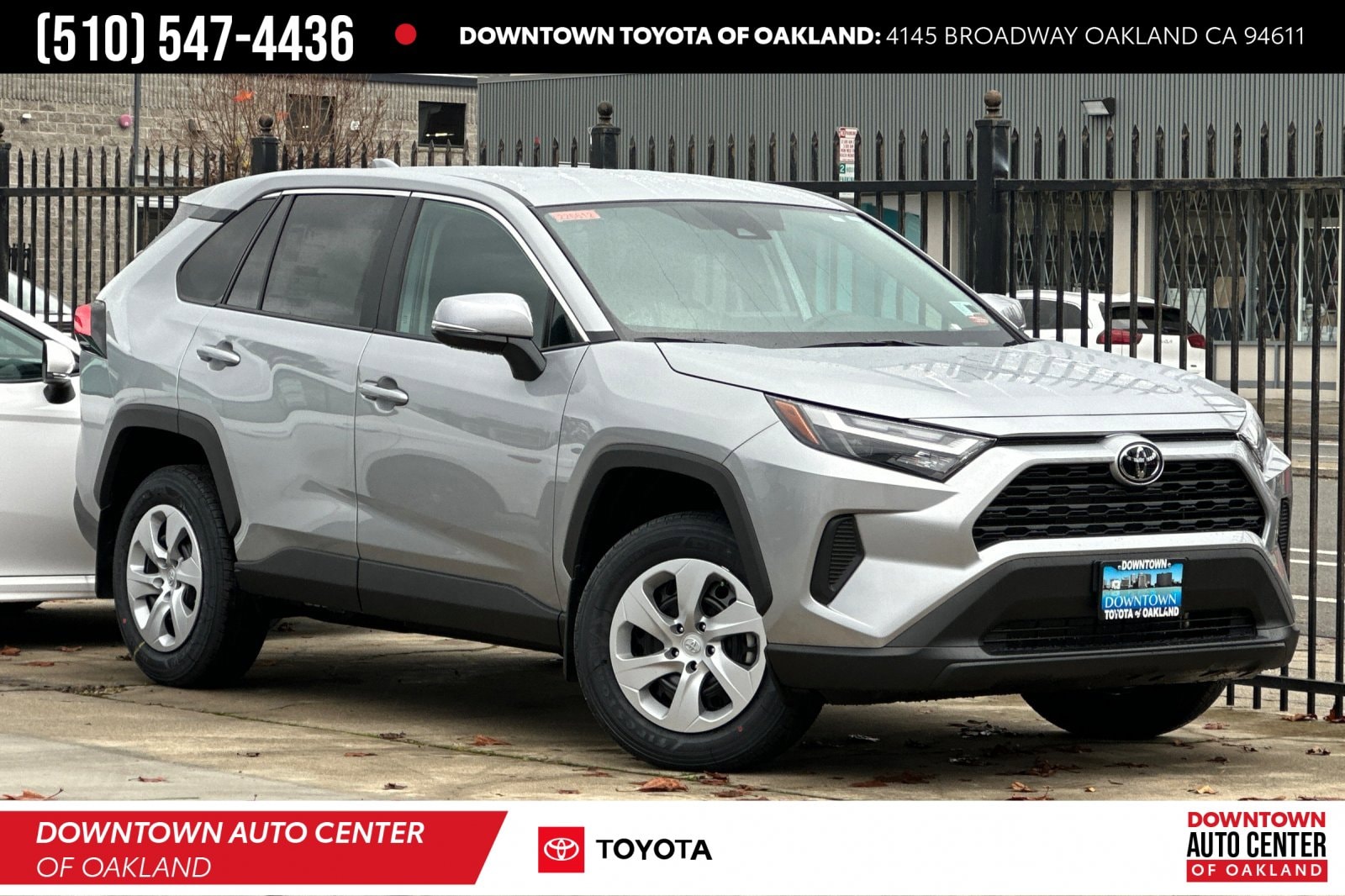 2025 Toyota RAV4 LE's photo