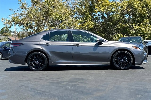 2023 Toyota Camry Hybrid XSE photo 2