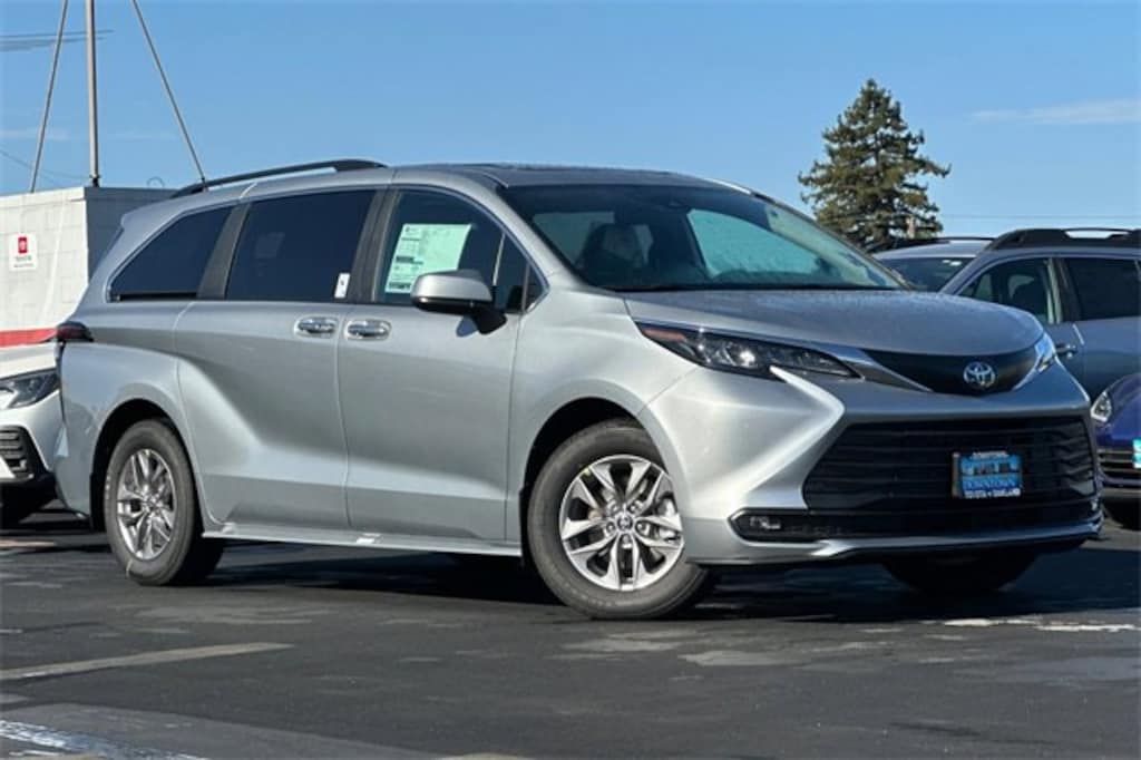Used 2025 Toyota Sienna XLE 8 Passenger Van Passenger Van