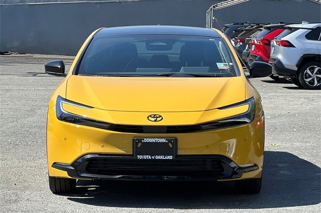 2025 Toyota Prius photo 3
