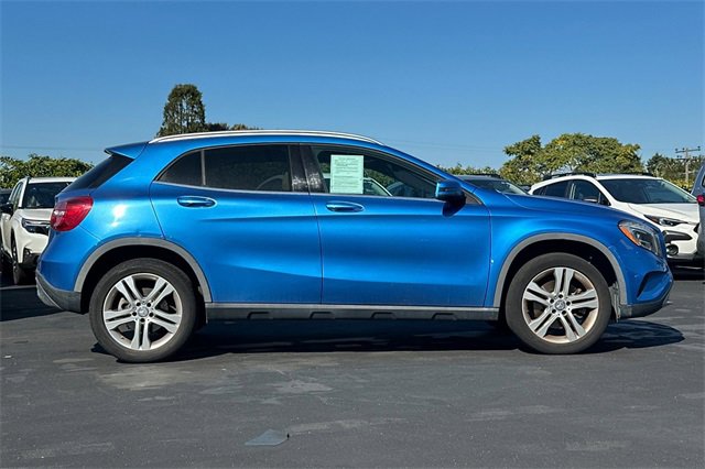2017 Mercedes Benz GLA 250 photo 2