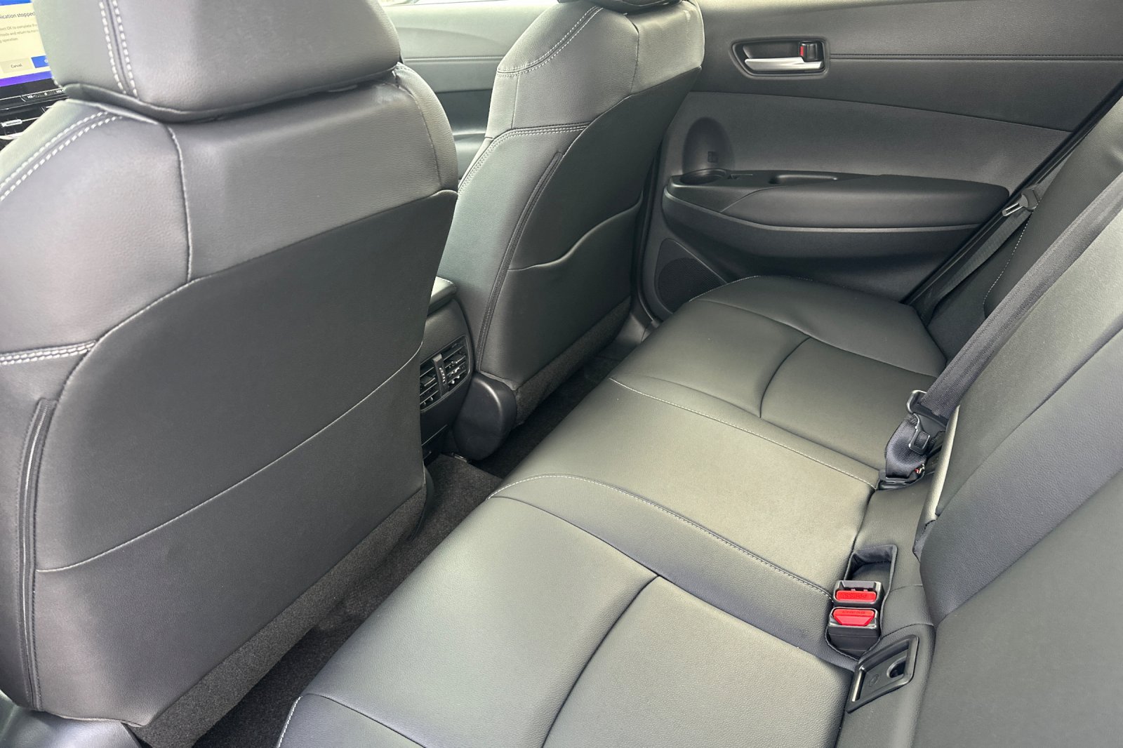 2026 Toyota Corolla Cross XLE - Photo 9