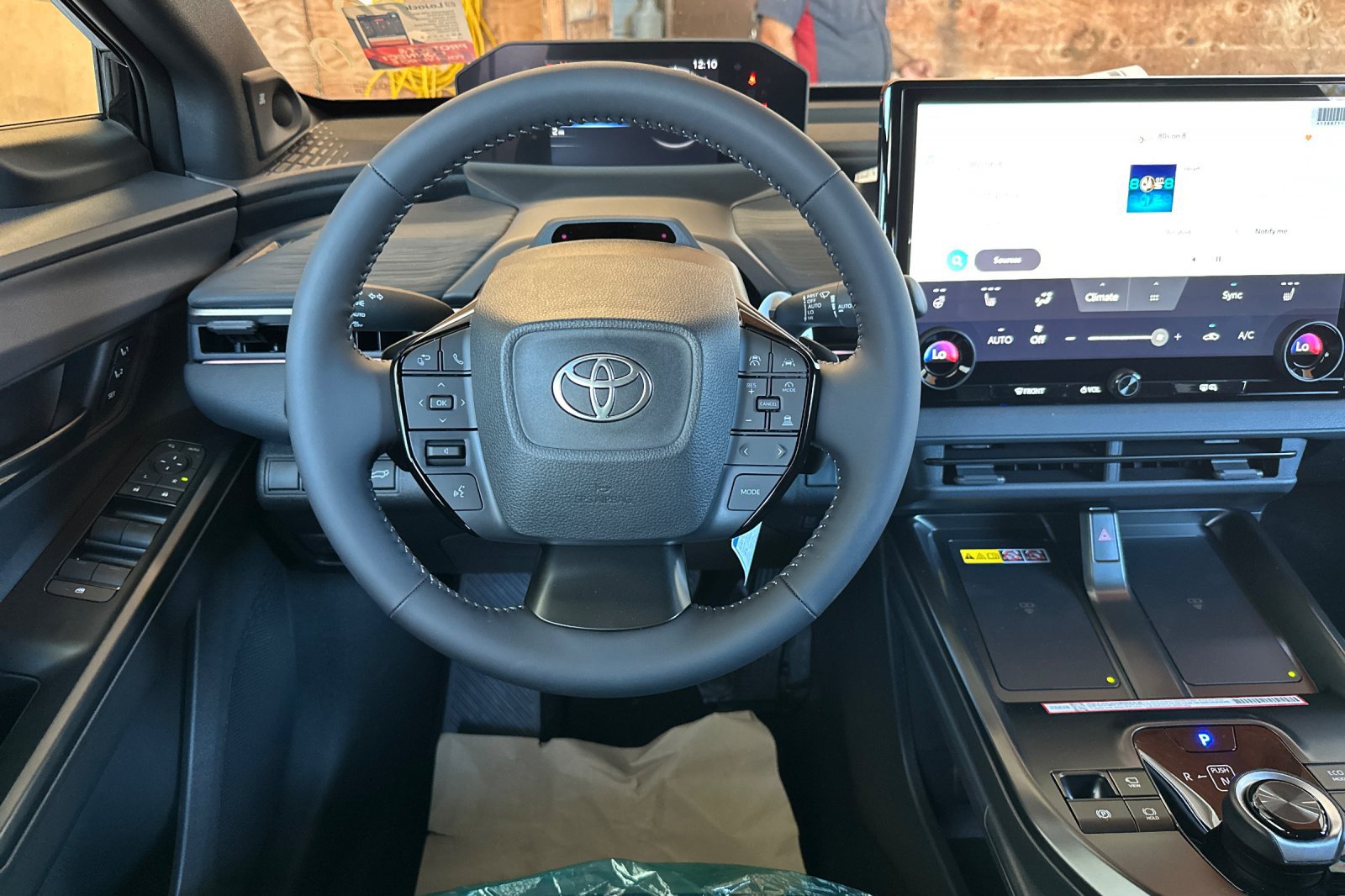 2026 Toyota C-HR XSE - Photo 11