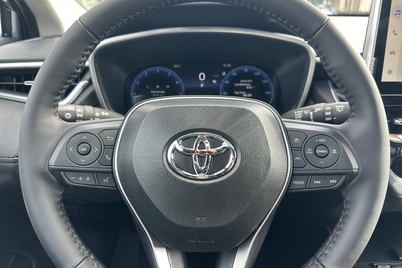 2026 Toyota Corolla Cross XLE - Photo 20