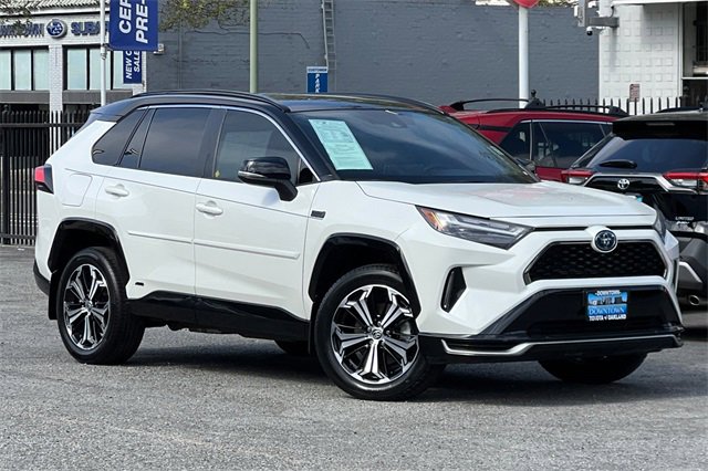 2022 Toyota RAV4 Prime XSE photo 2