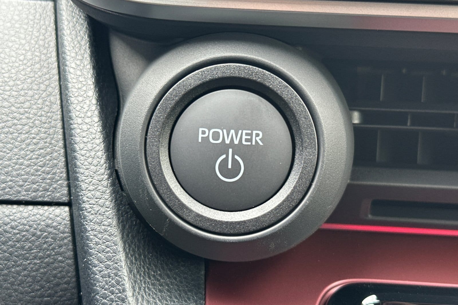 2027 Toyota Prius Plug-in Hybrid XSE - Photo 18