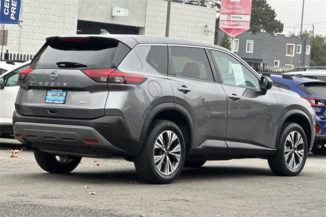 2023 Nissan Rogue SV photo 3